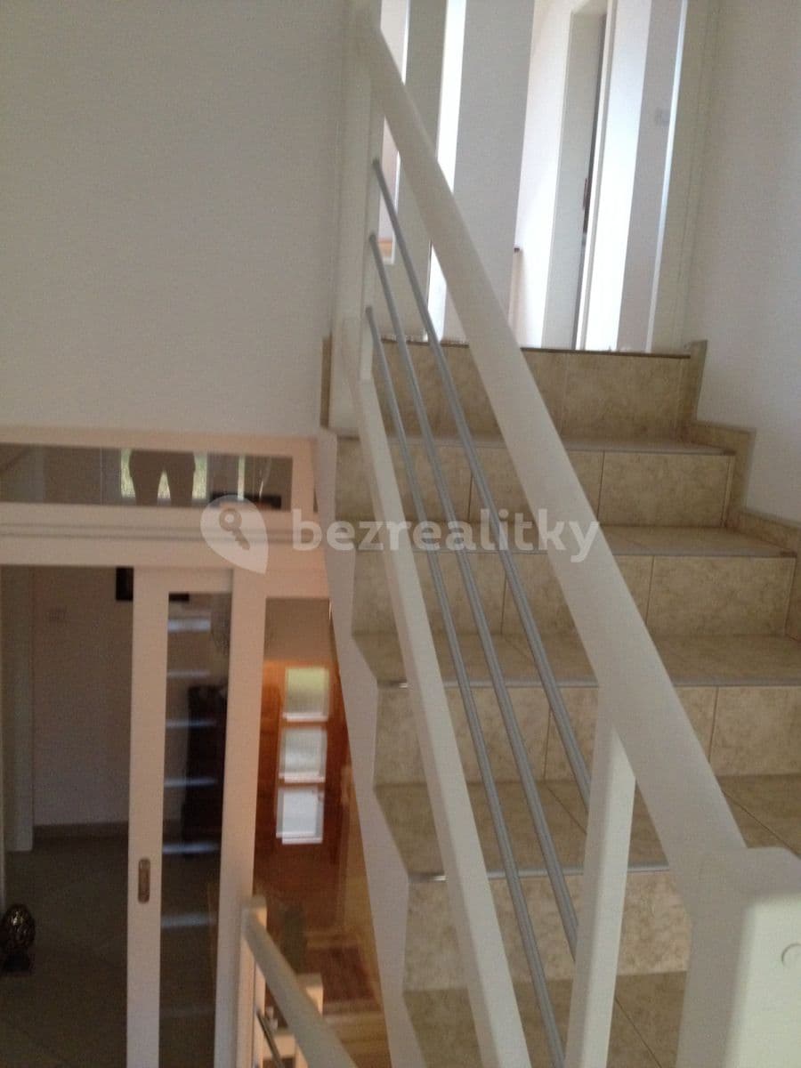 flat to rent, 150 m², Komjatná, Komjatná, Žilinský Region
