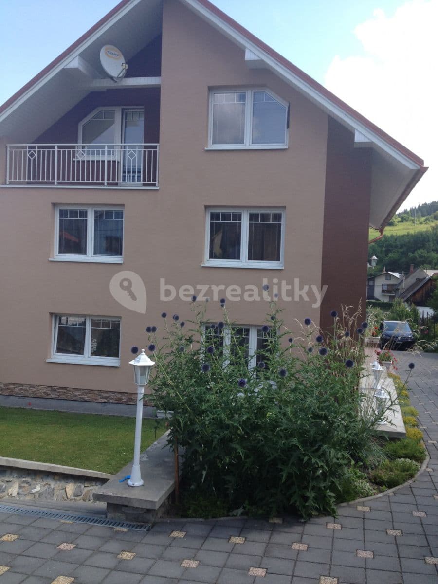 flat to rent, 150 m², Komjatná, Komjatná, Žilinský Region