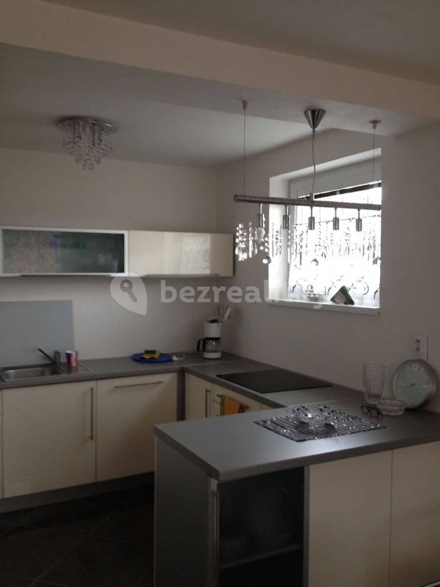 flat to rent, 150 m², Komjatná, Komjatná, Žilinský Region