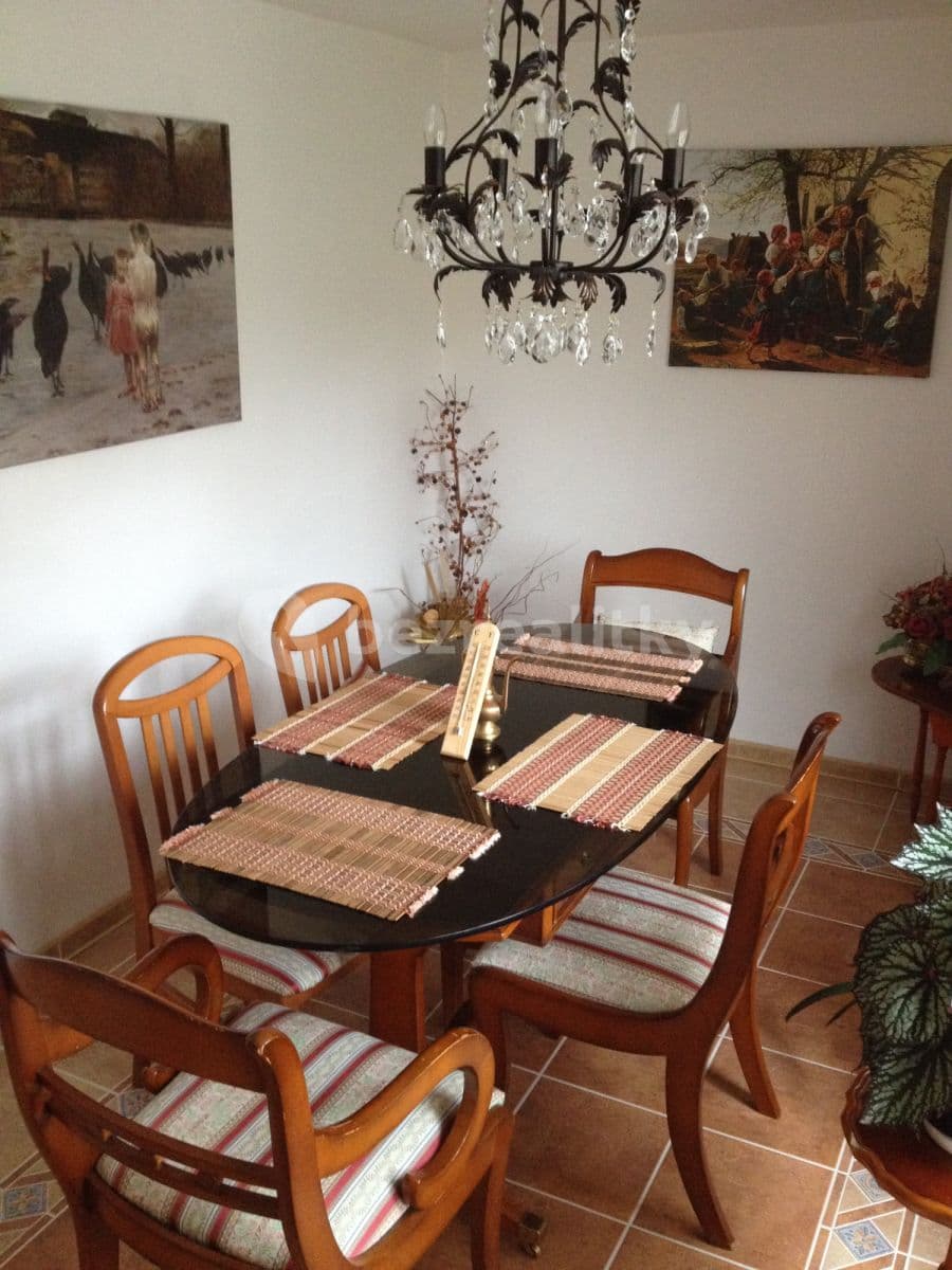 flat to rent, 150 m², Komjatná, Komjatná, Žilinský Region