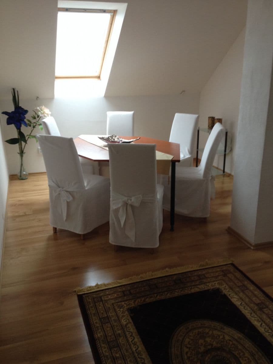 flat to rent, 800 m², Komjatná, Komjatná, Žilinský Region