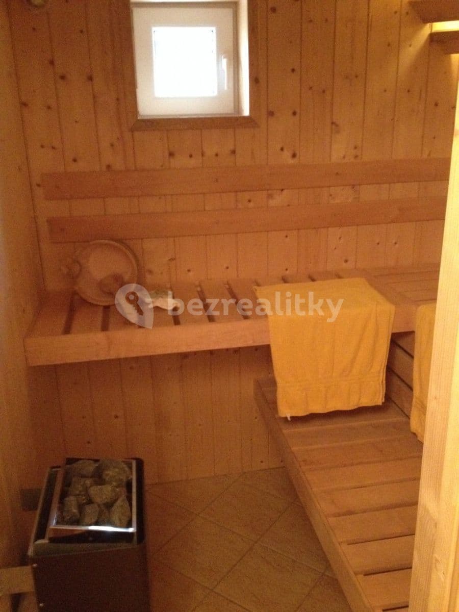 flat to rent, 150 m², Komjatná, Komjatná, Žilinský Region