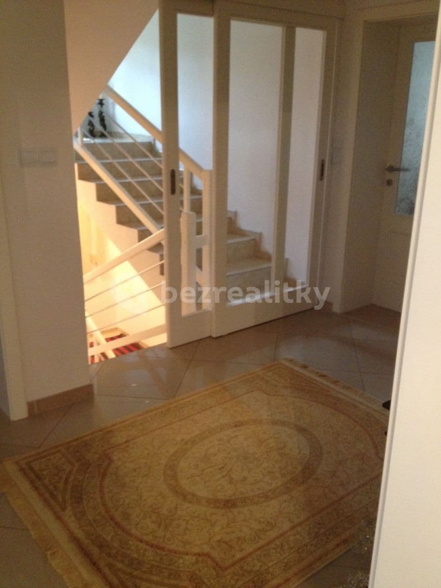 flat to rent, 150 m², Komjatná, Komjatná, Žilinský Region