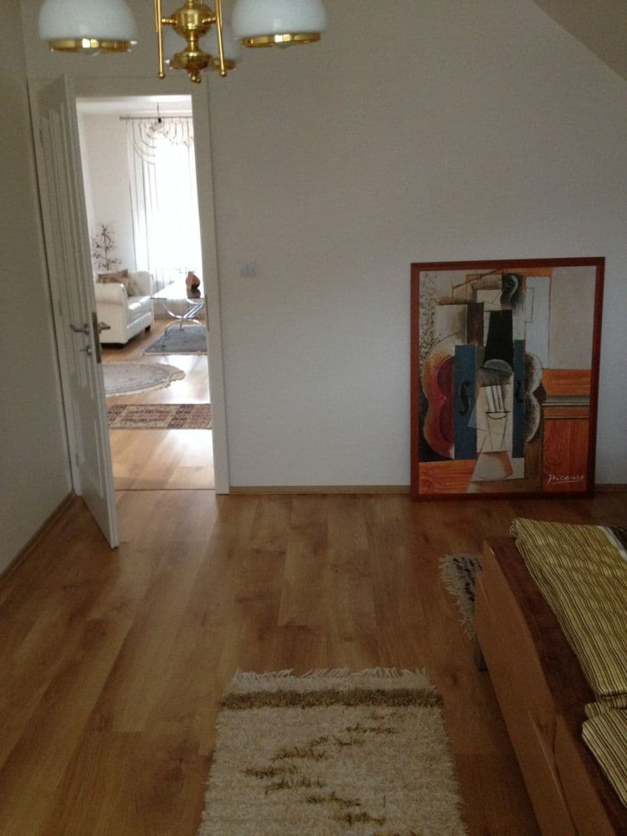 flat to rent, 800 m², Komjatná, Komjatná, Žilinský Region