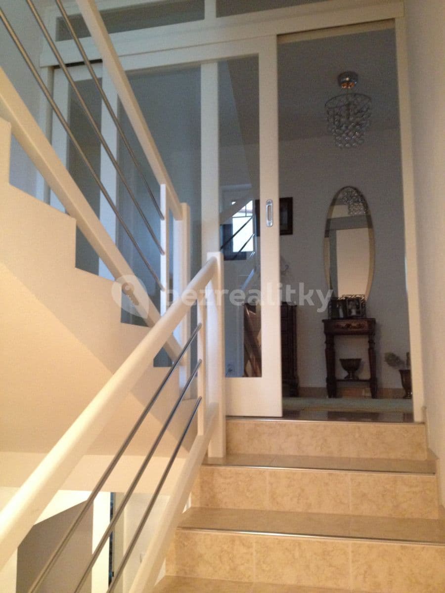 flat to rent, 150 m², Komjatná, Komjatná, Žilinský Region