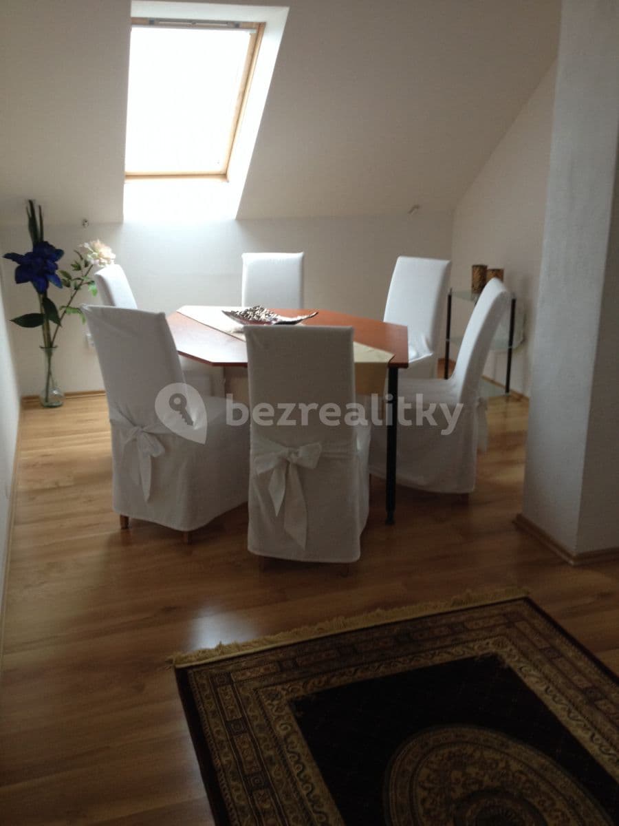 flat to rent, 150 m², Komjatná, Komjatná, Žilinský Region