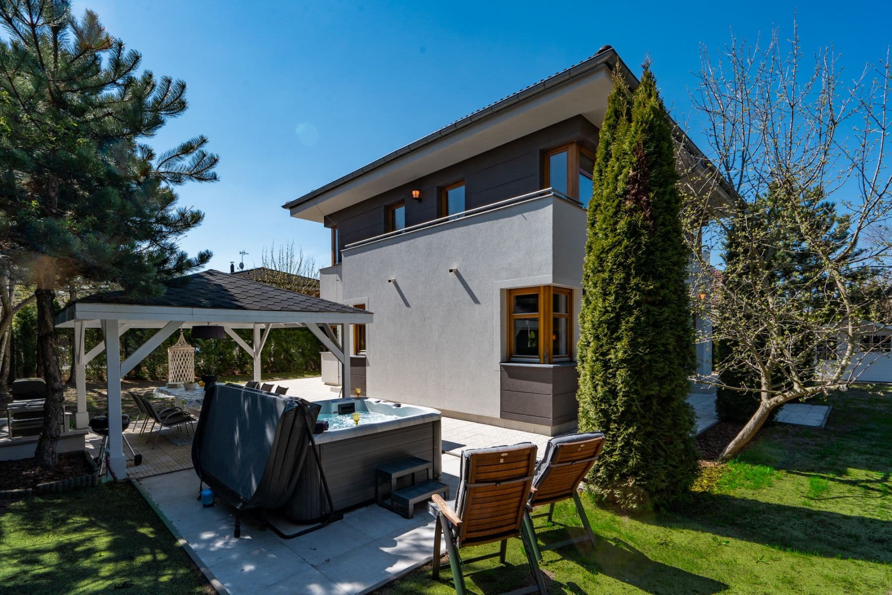 flat to rent, 250 m², Pod Valem II., Průhonice, Středočeský Region