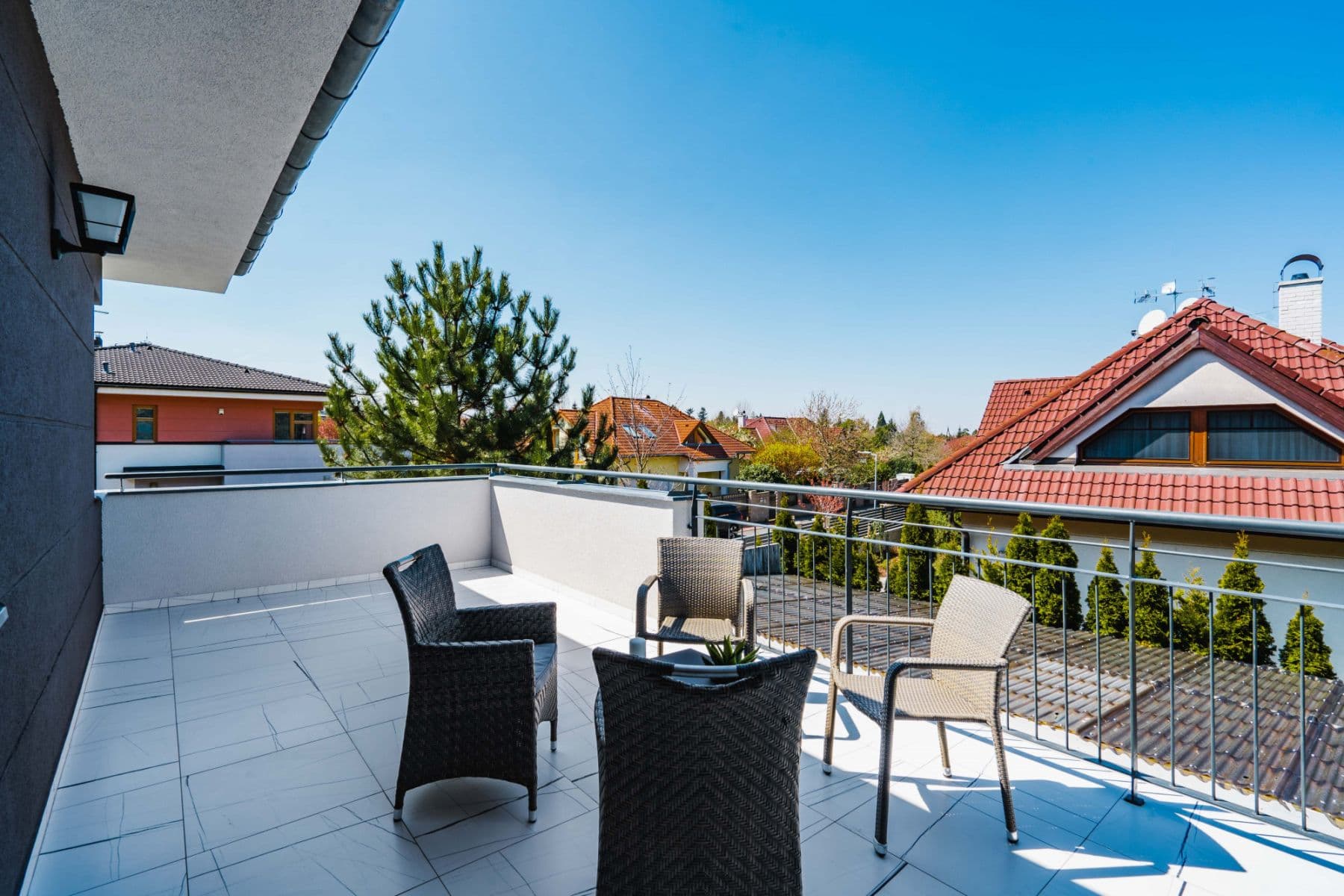flat to rent, 250 m², Pod Valem II., Průhonice, Středočeský Region