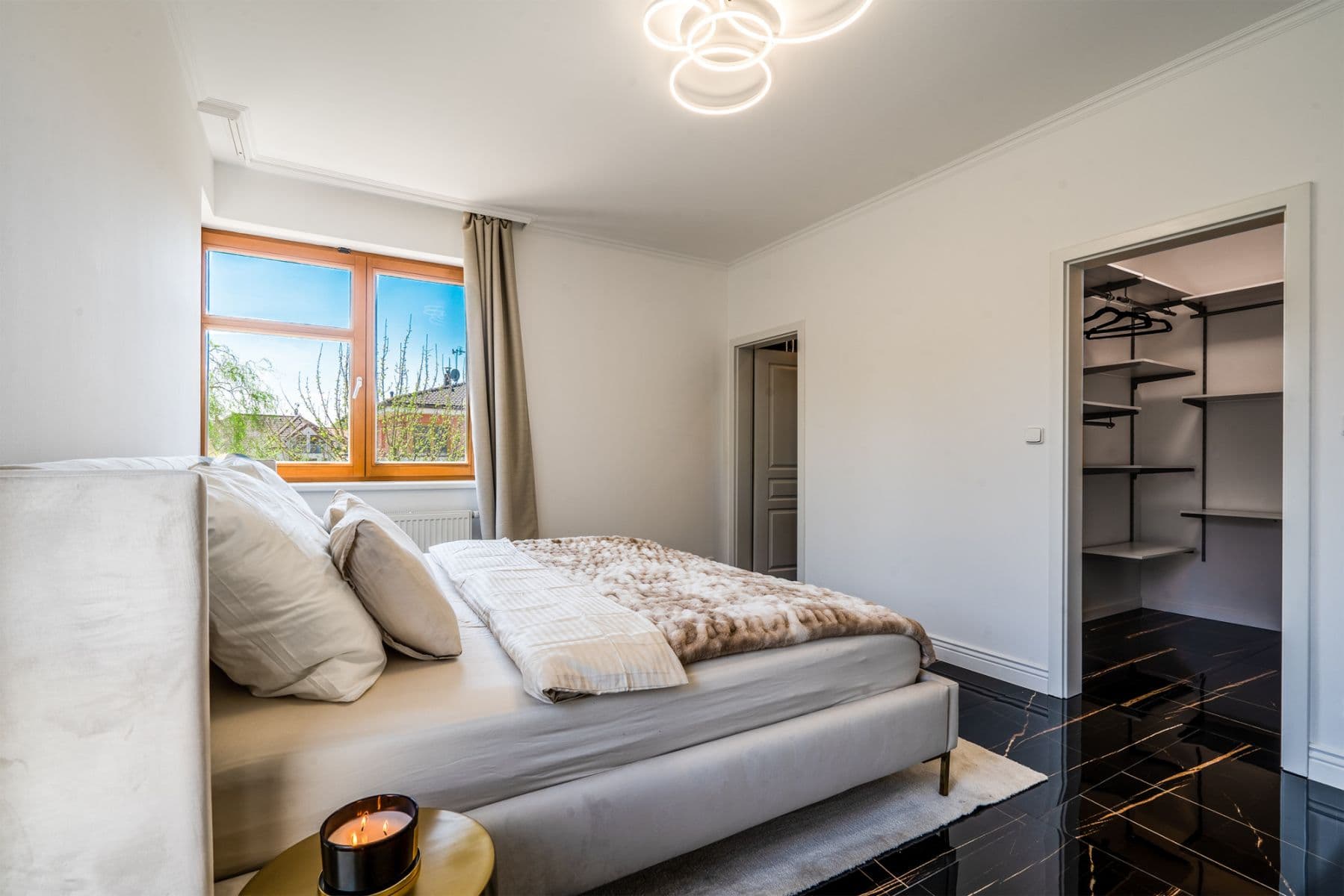 flat to rent, 250 m², Pod Valem II., Průhonice, Středočeský Region