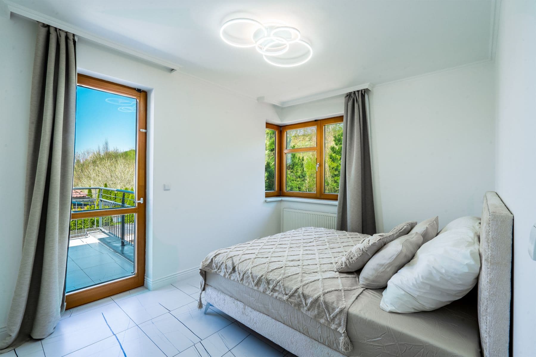 flat to rent, 250 m², Pod Valem II., Průhonice, Středočeský Region