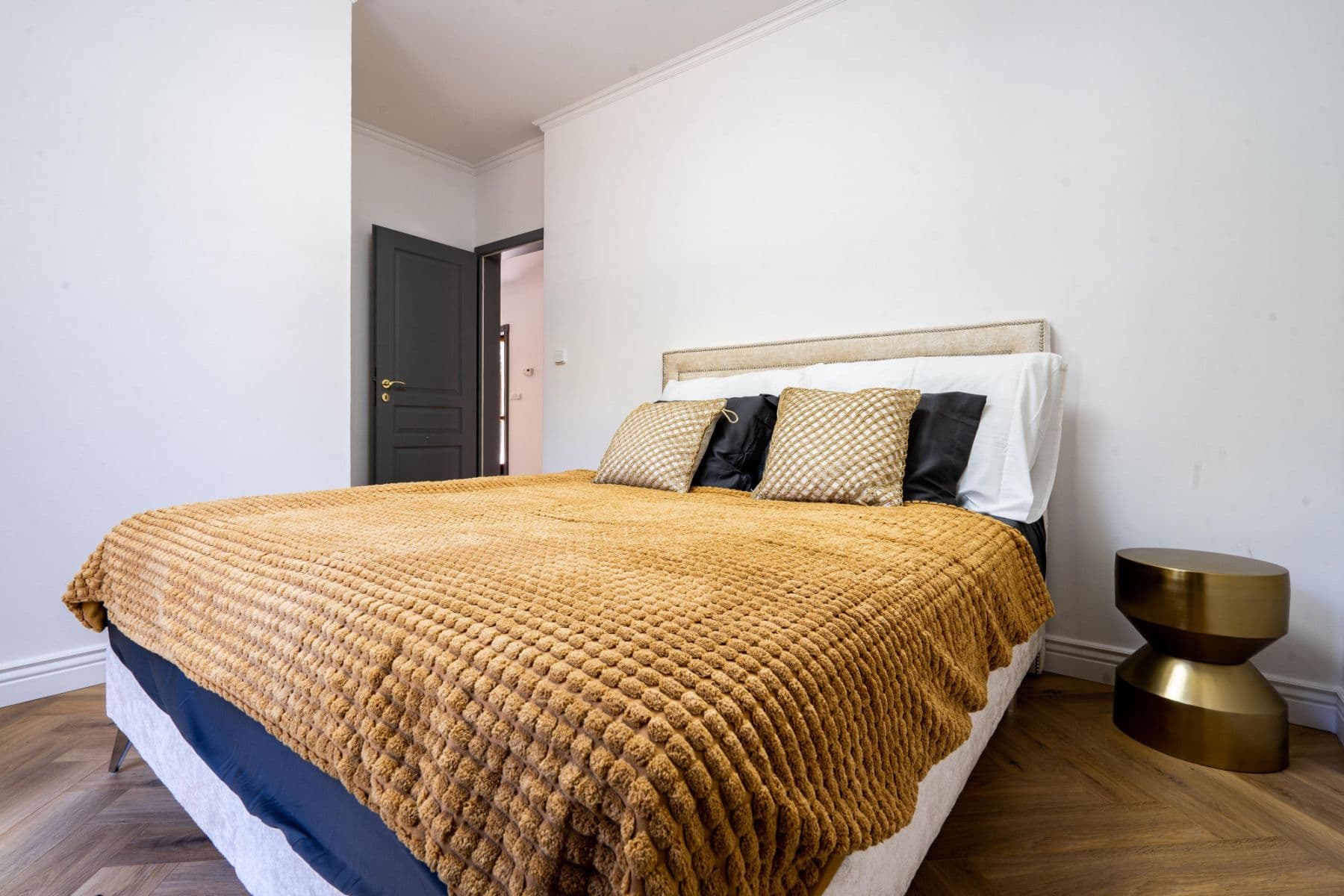 flat to rent, 250 m², Pod Valem II., Průhonice, Středočeský Region