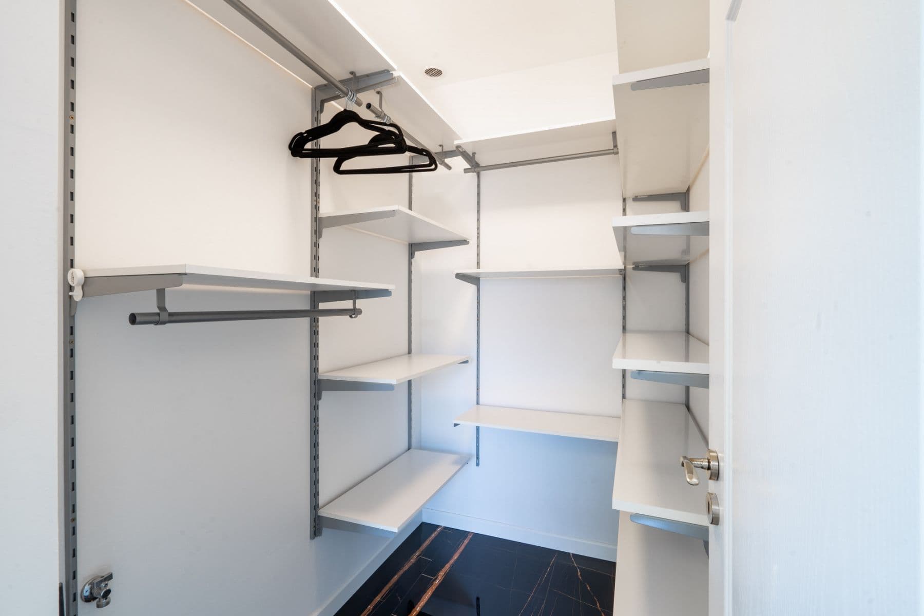 flat to rent, 250 m², Pod Valem II., Průhonice, Středočeský Region