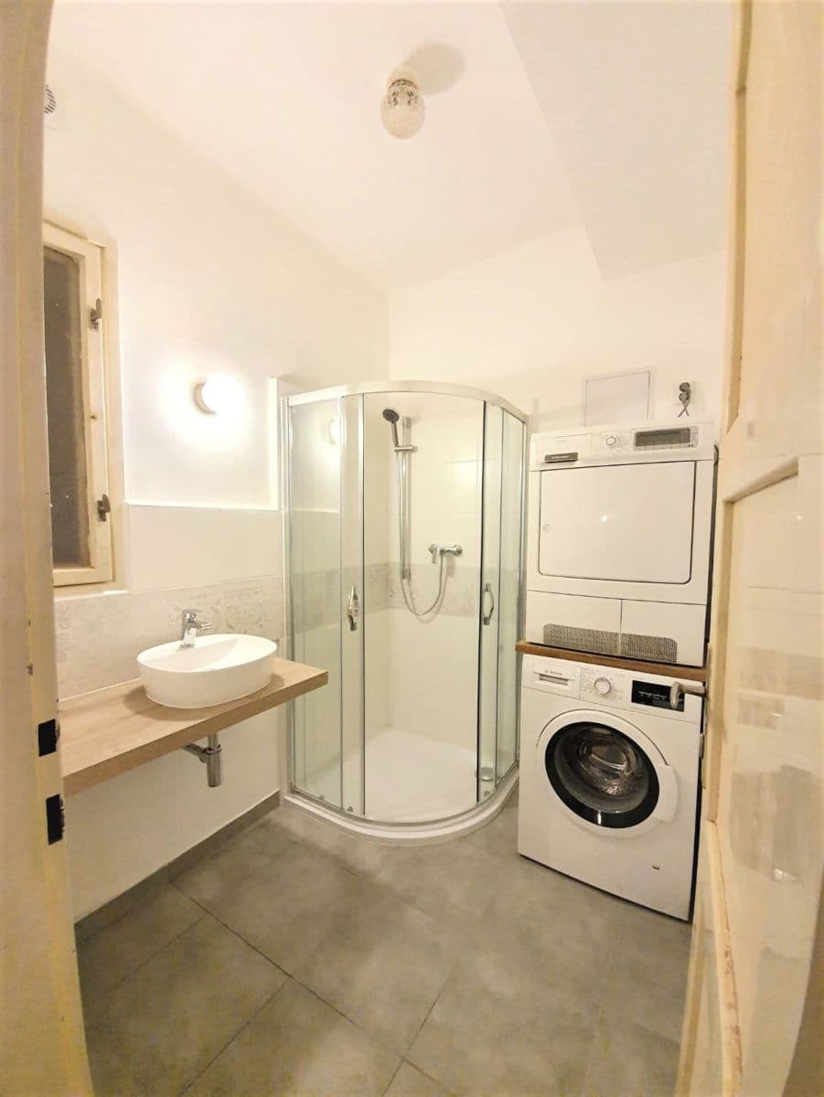 flat to rent, 72 m², Vrázova, Prague, Prague