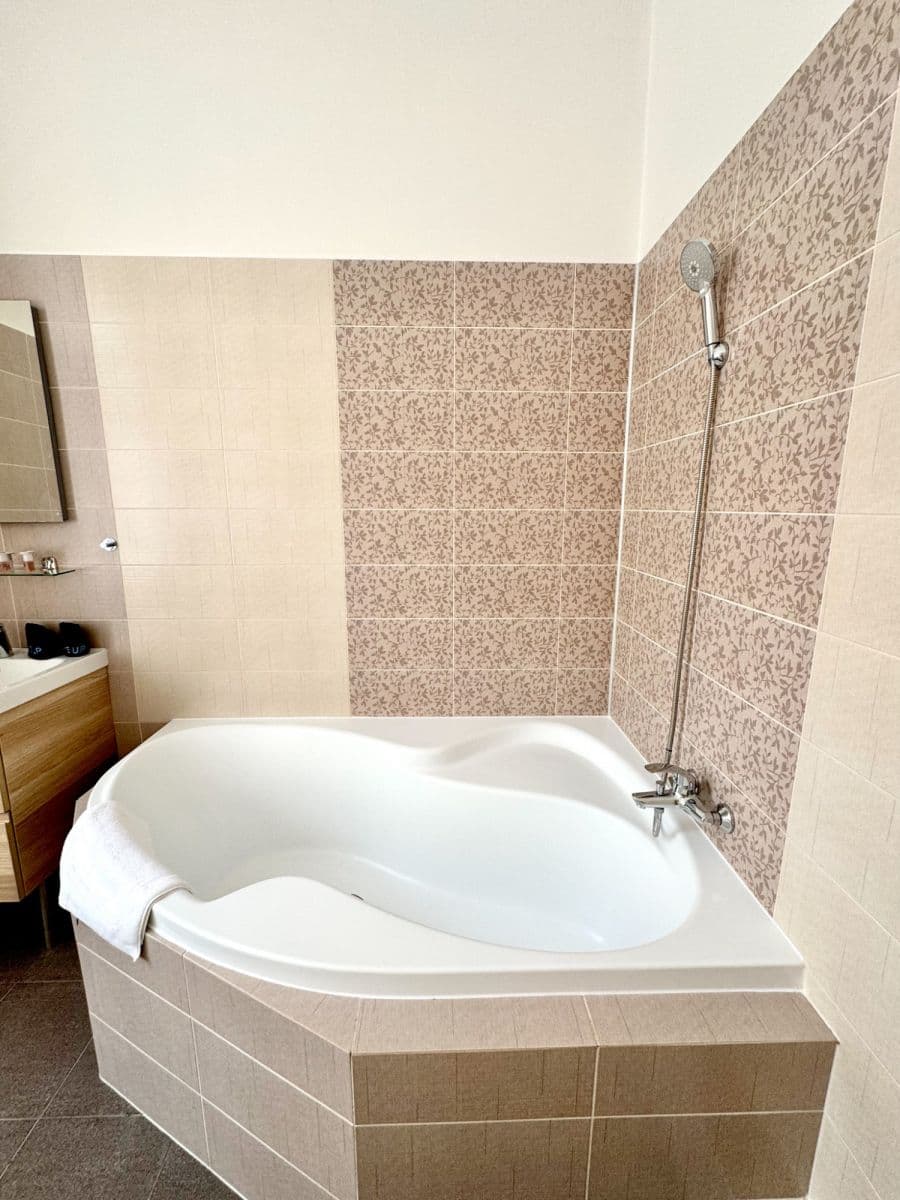 flat to rent, 133 m², Španělská, Prague, Prague