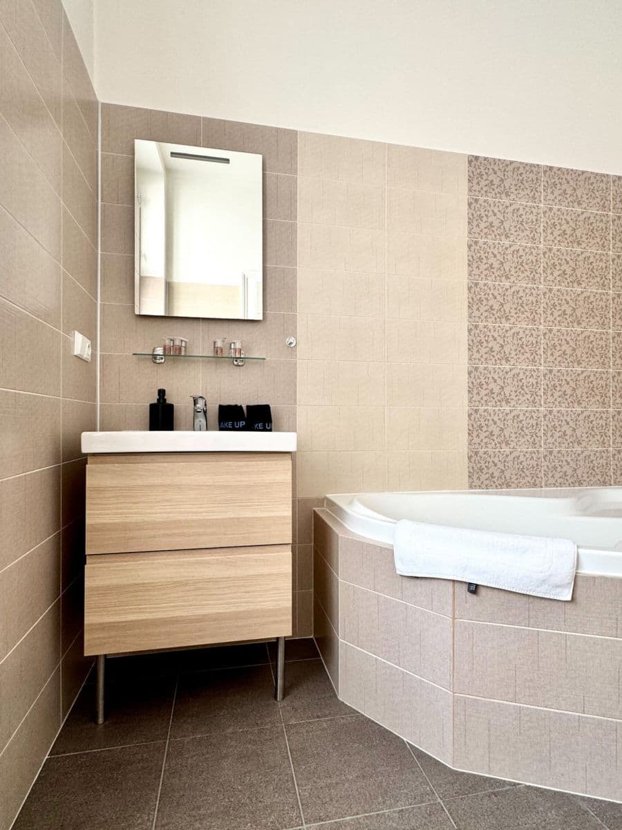 flat to rent, 133 m², Španělská, Prague, Prague