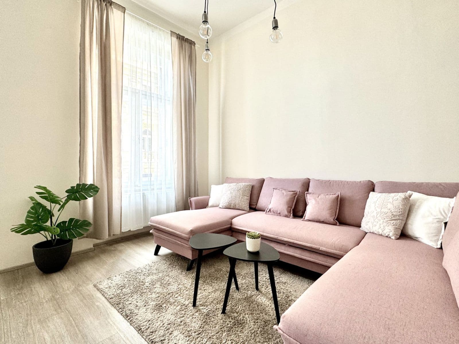 flat to rent, 133 m², Španělská, Prague, Prague