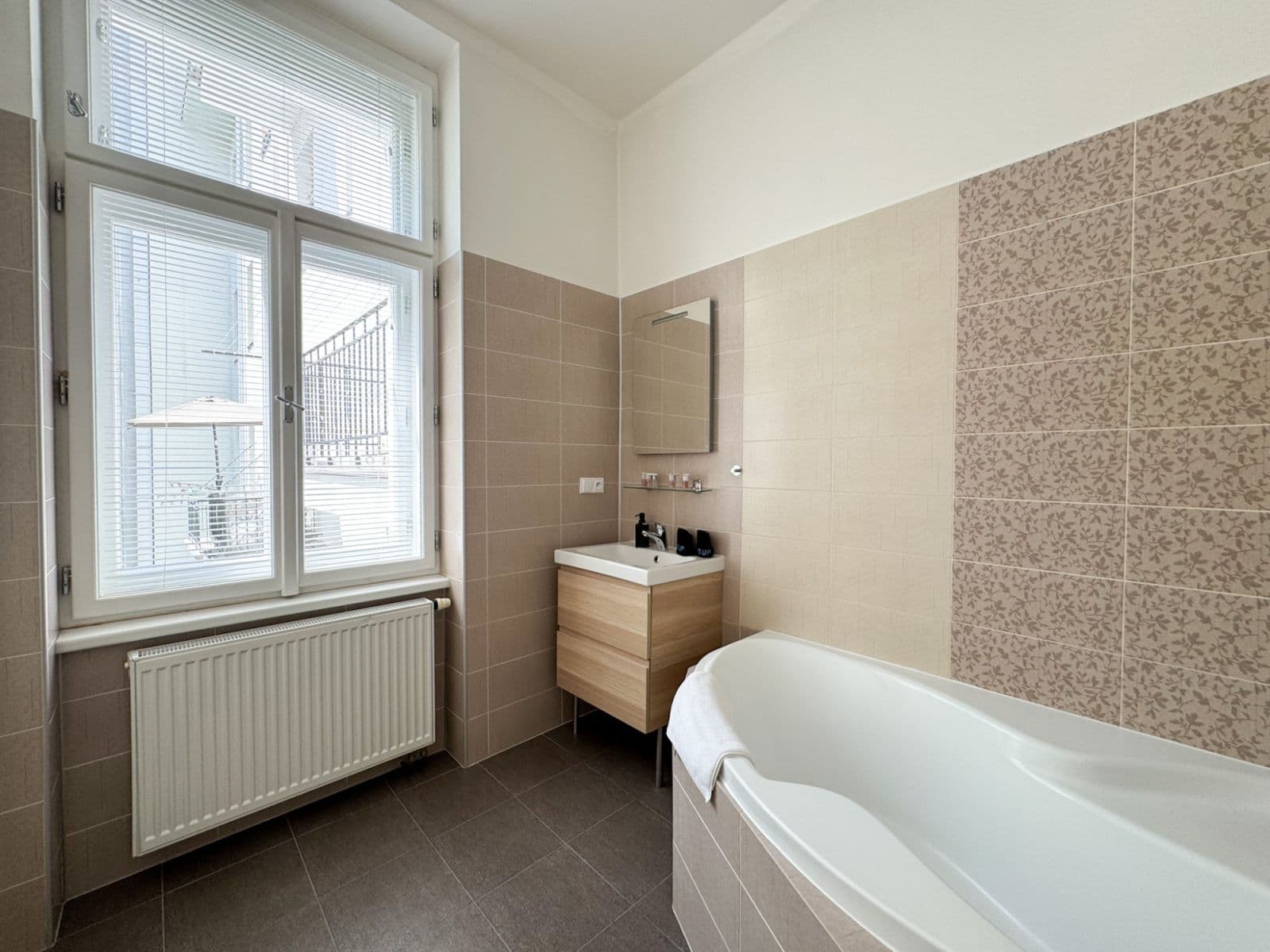 flat to rent, 133 m², Španělská, Prague, Prague