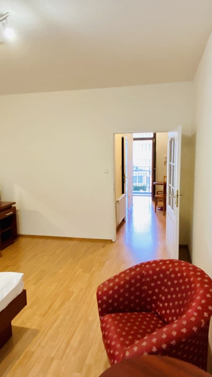 flat to rent, 37 m², Jana Masaryka, Prague, Prague
