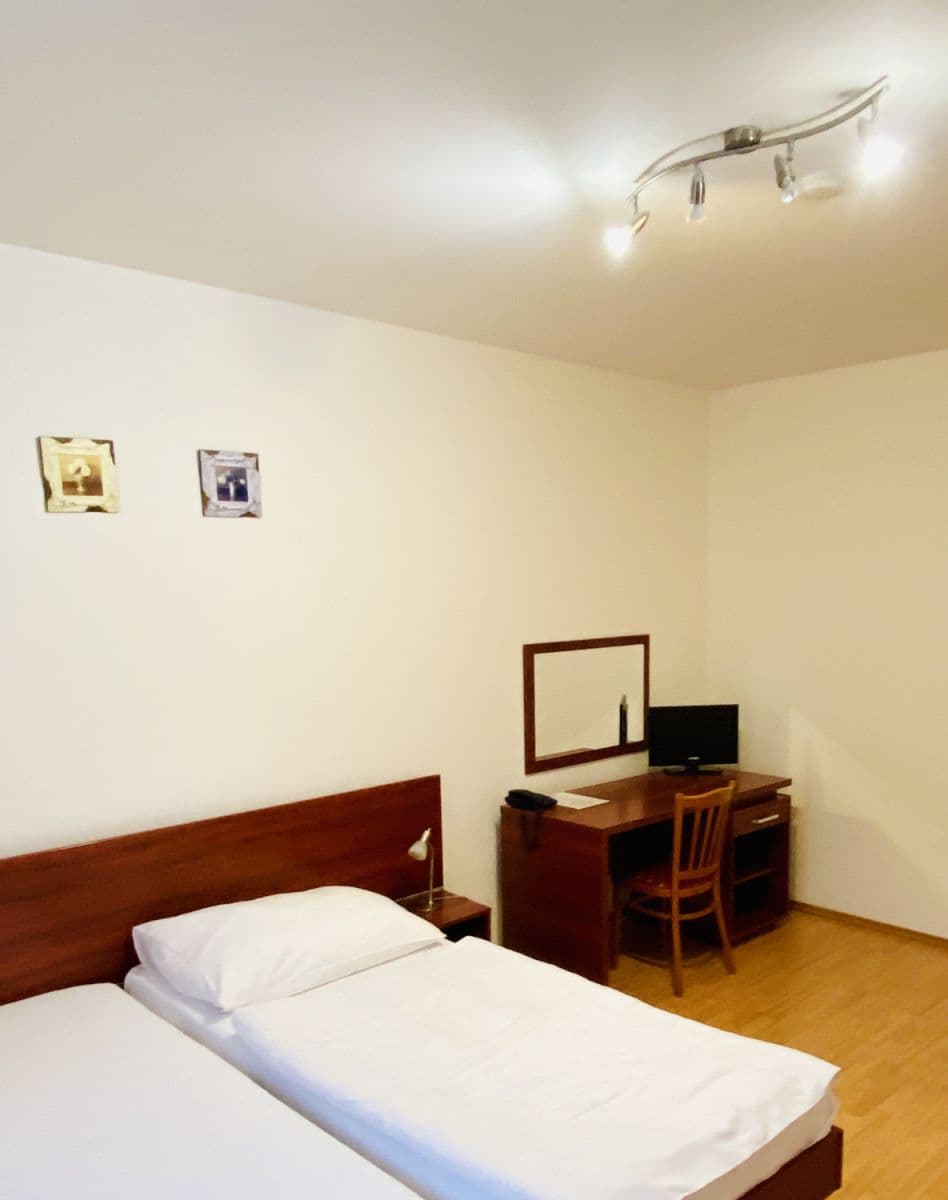 flat to rent, 37 m², Jana Masaryka, Prague, Prague