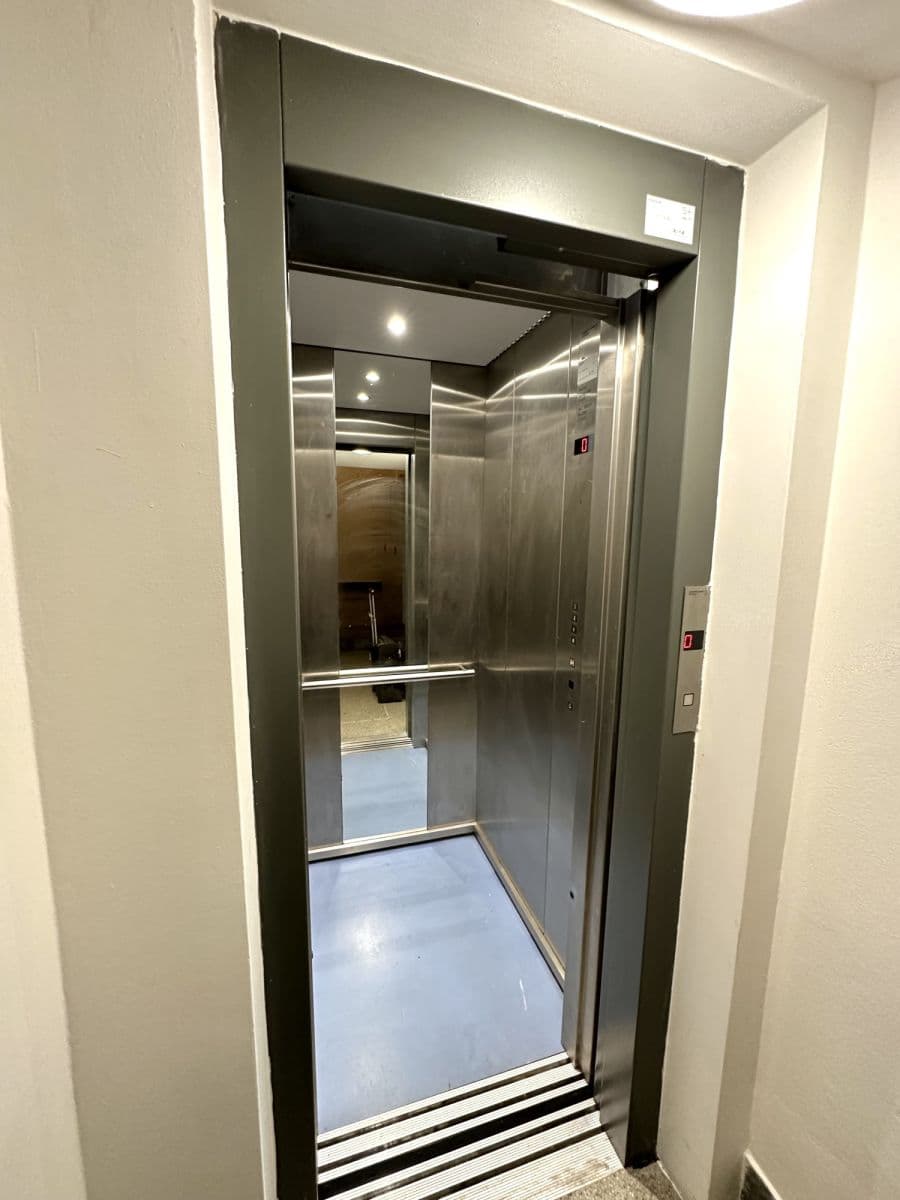 flat to rent, 96 m², Křižíkova, Prague, Prague