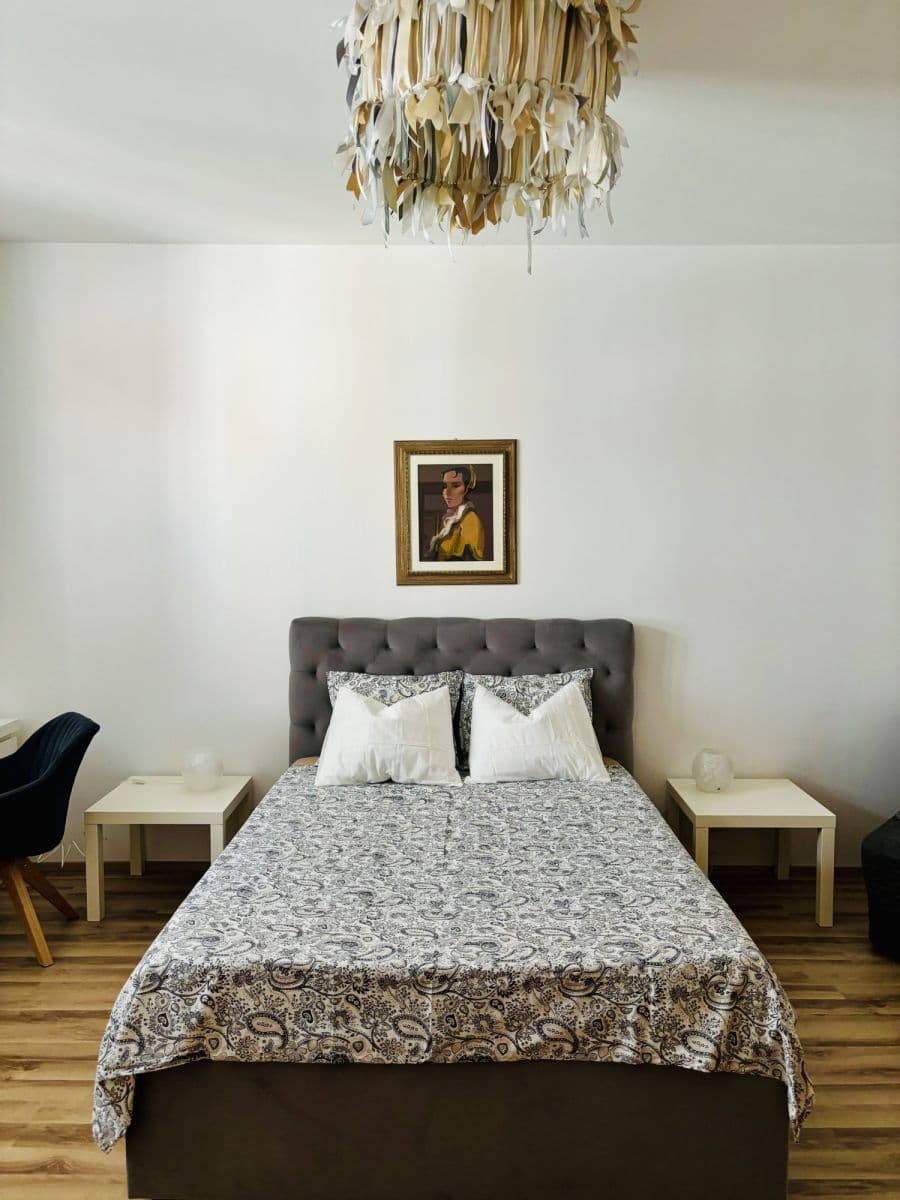flat to rent, 100 m², Laurinska, Bratislava - mestská časť Staré Mesto, Bratislavský Region