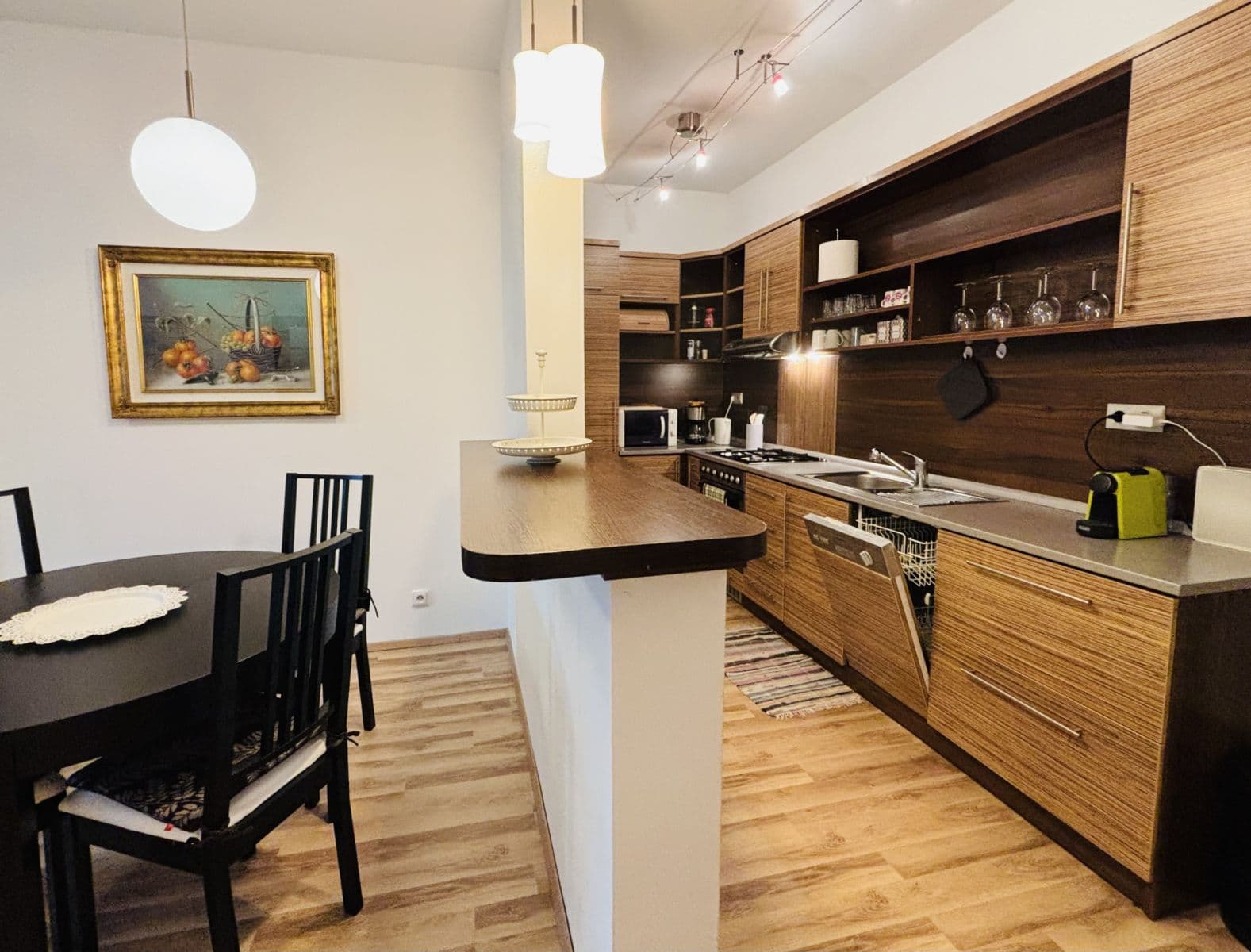 flat to rent, 100 m², Laurinska, Bratislava - mestská časť Staré Mesto, Bratislavský Region