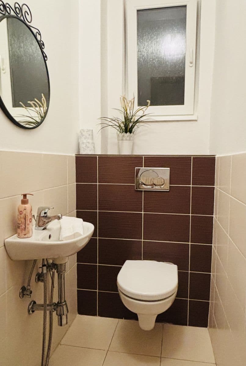 flat to rent, 100 m², Laurinska, Bratislava - mestská časť Staré Mesto, Bratislavský Region