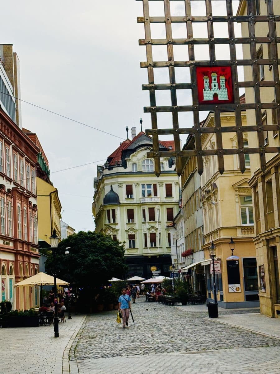 flat to rent, 100 m², Laurinska, Bratislava - mestská časť Staré Mesto, Bratislavský Region