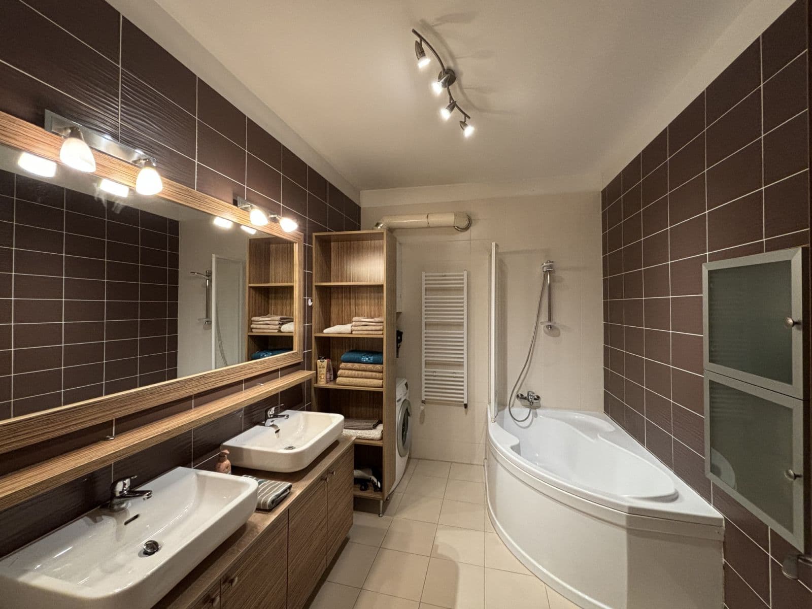 flat to rent, 100 m², Laurinska, Bratislava - mestská časť Staré Mesto, Bratislavský Region