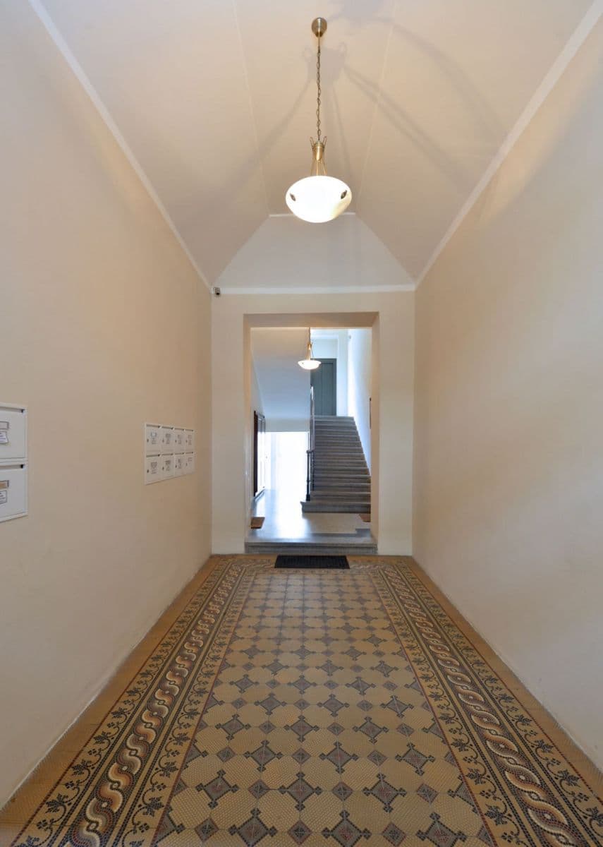 flat to rent, 78 m², Varšavská, Prague, Prague