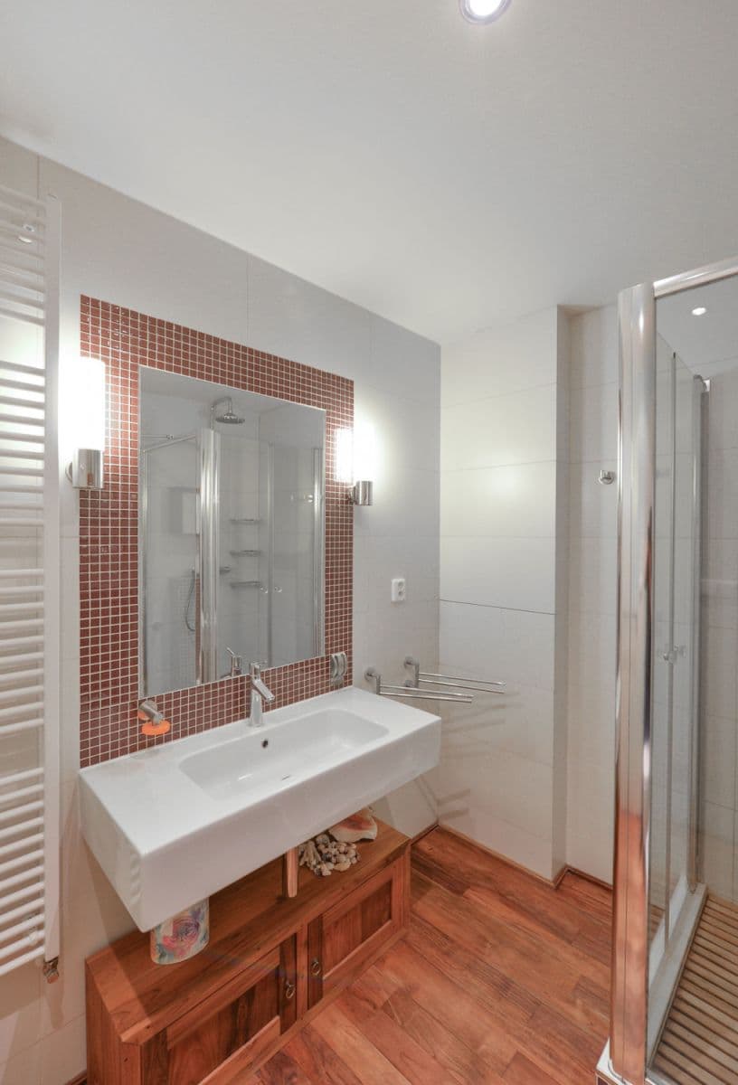 flat to rent, 78 m², Varšavská, Prague, Prague