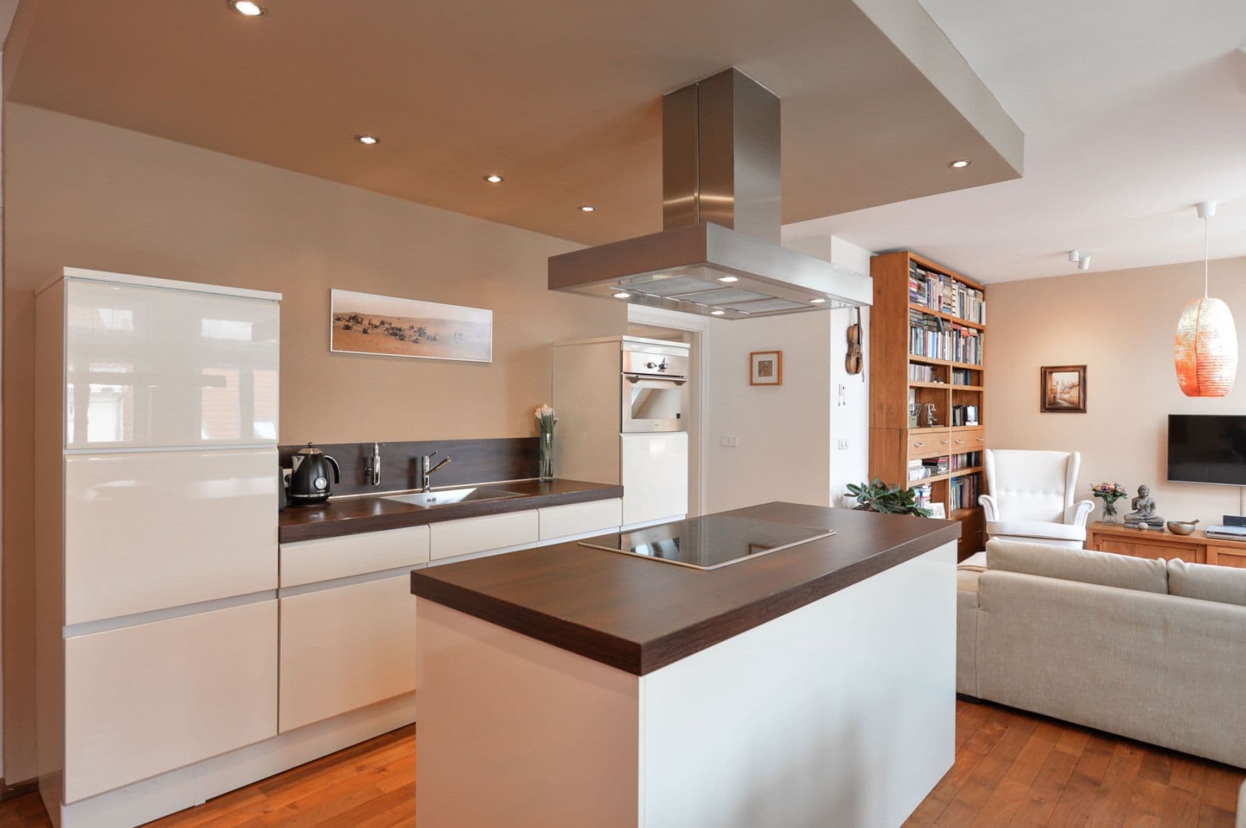 flat to rent, 78 m², Varšavská, Prague, Prague