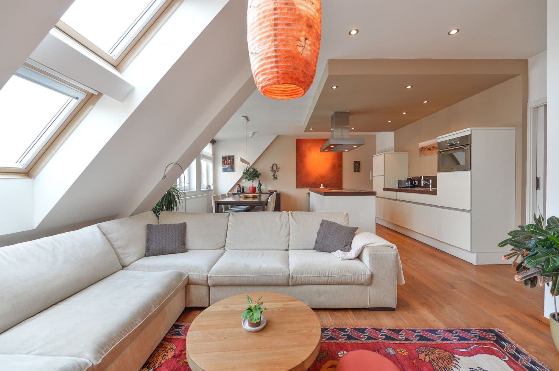 flat to rent, 78 m², Varšavská, Prague, Prague