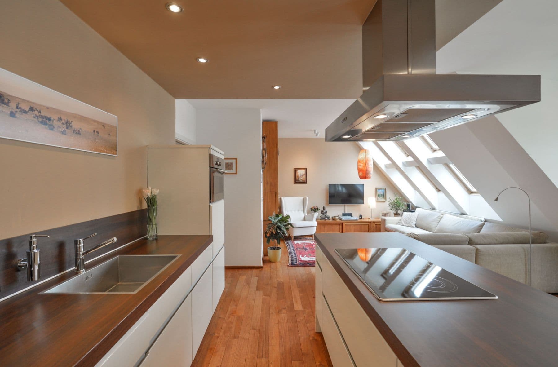 flat to rent, 78 m², Varšavská, Prague, Prague