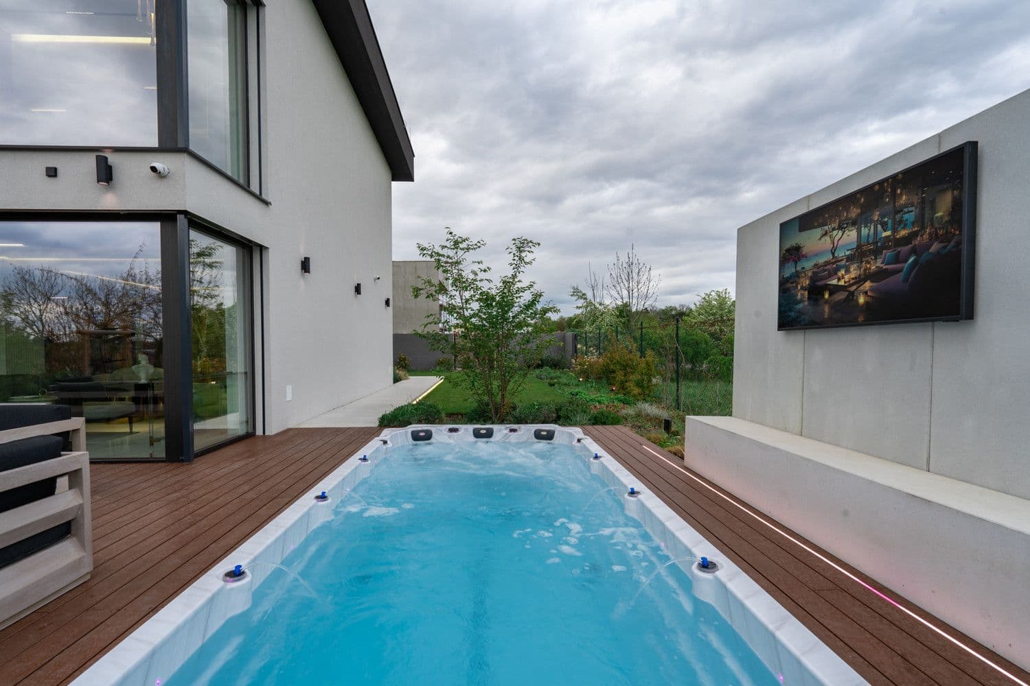 flat to rent, 343 m², Opuková, Tuchoměřice, Středočeský Region