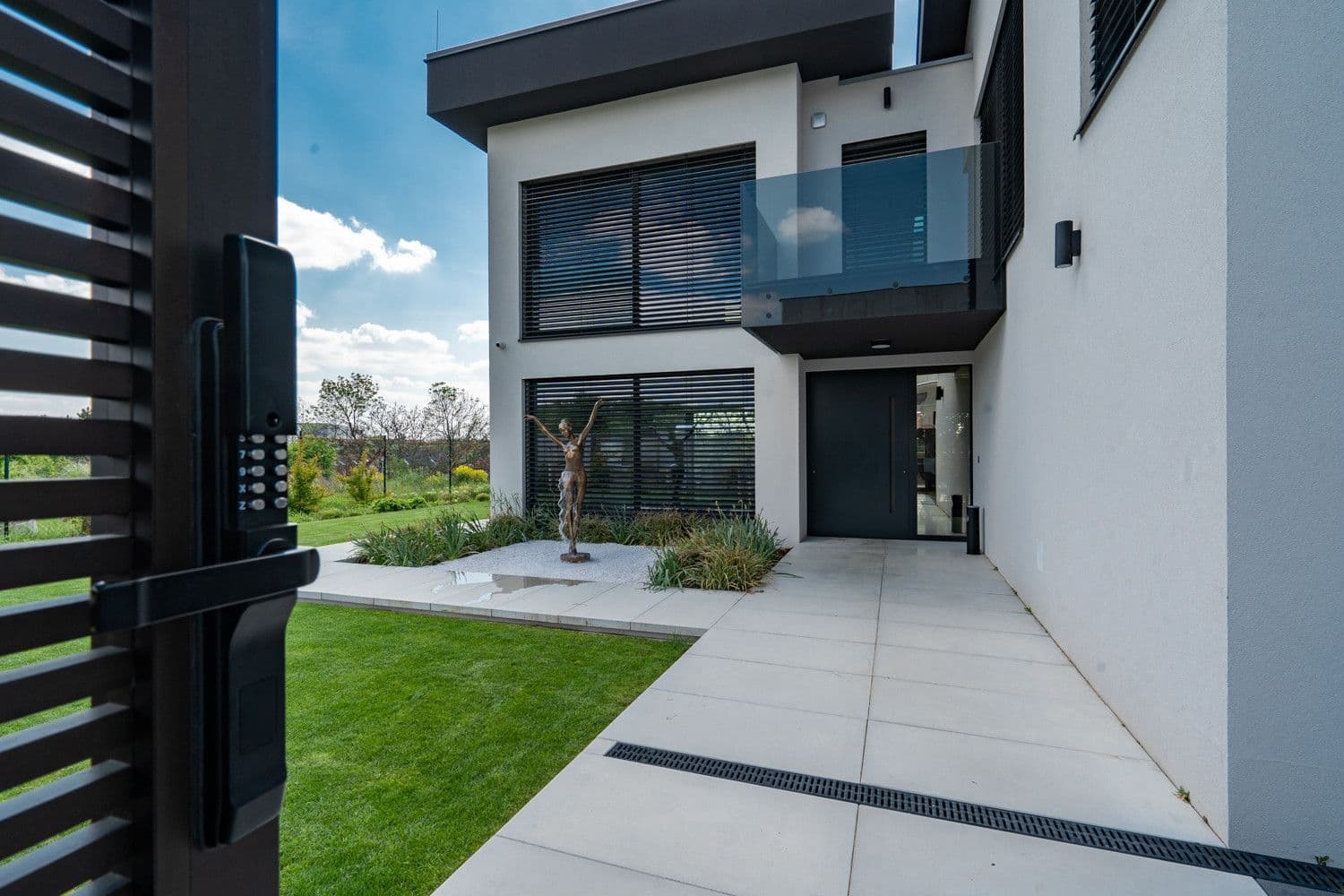 flat to rent, 343 m², Opuková, Tuchoměřice, Středočeský Region