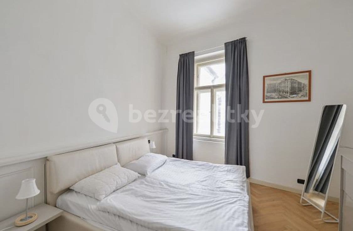 flat to rent, 76 m², Týnská ulička, Prague, Prague