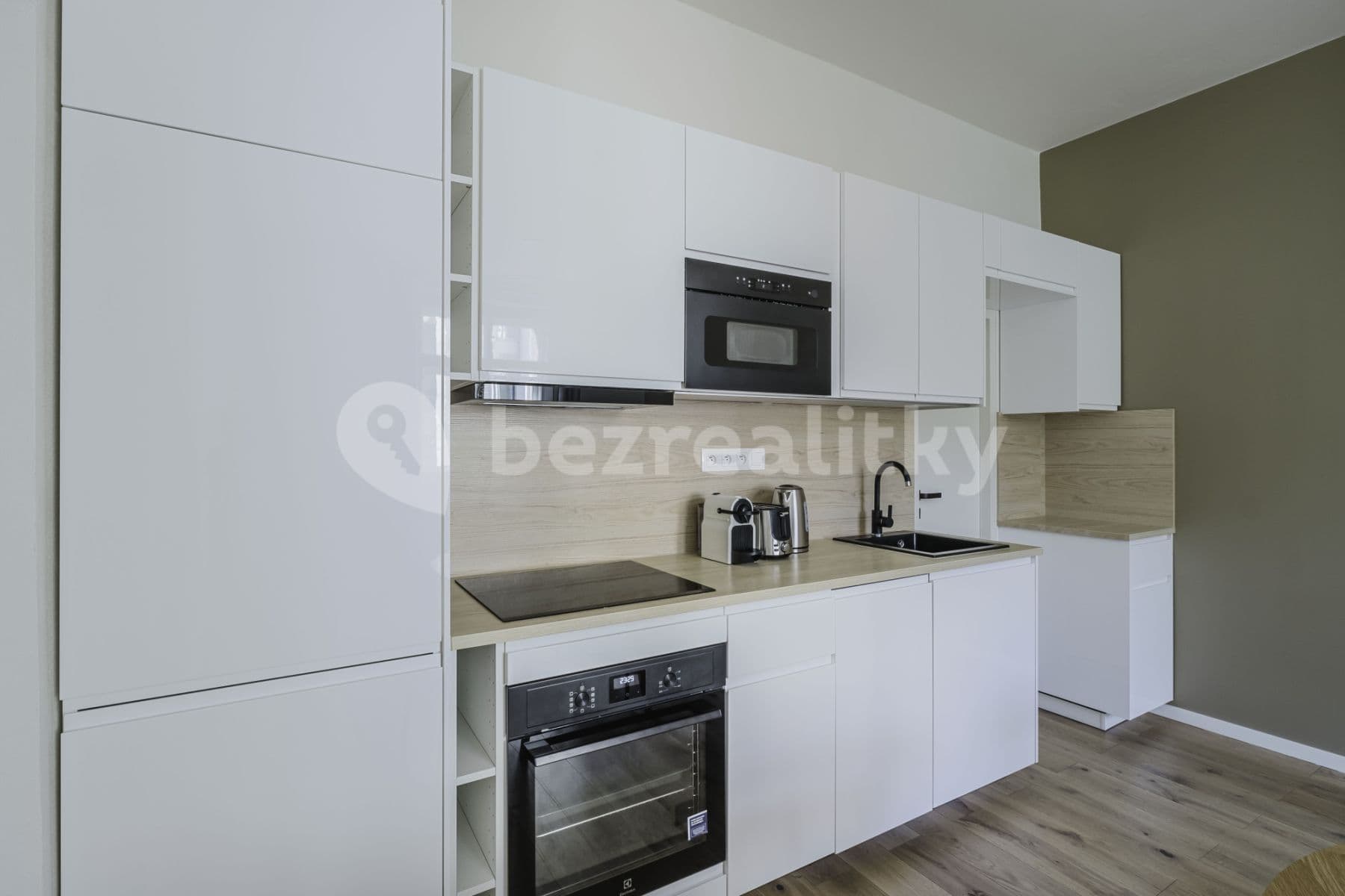 flat to rent, 47 m², Pisecka, Prague, Prague