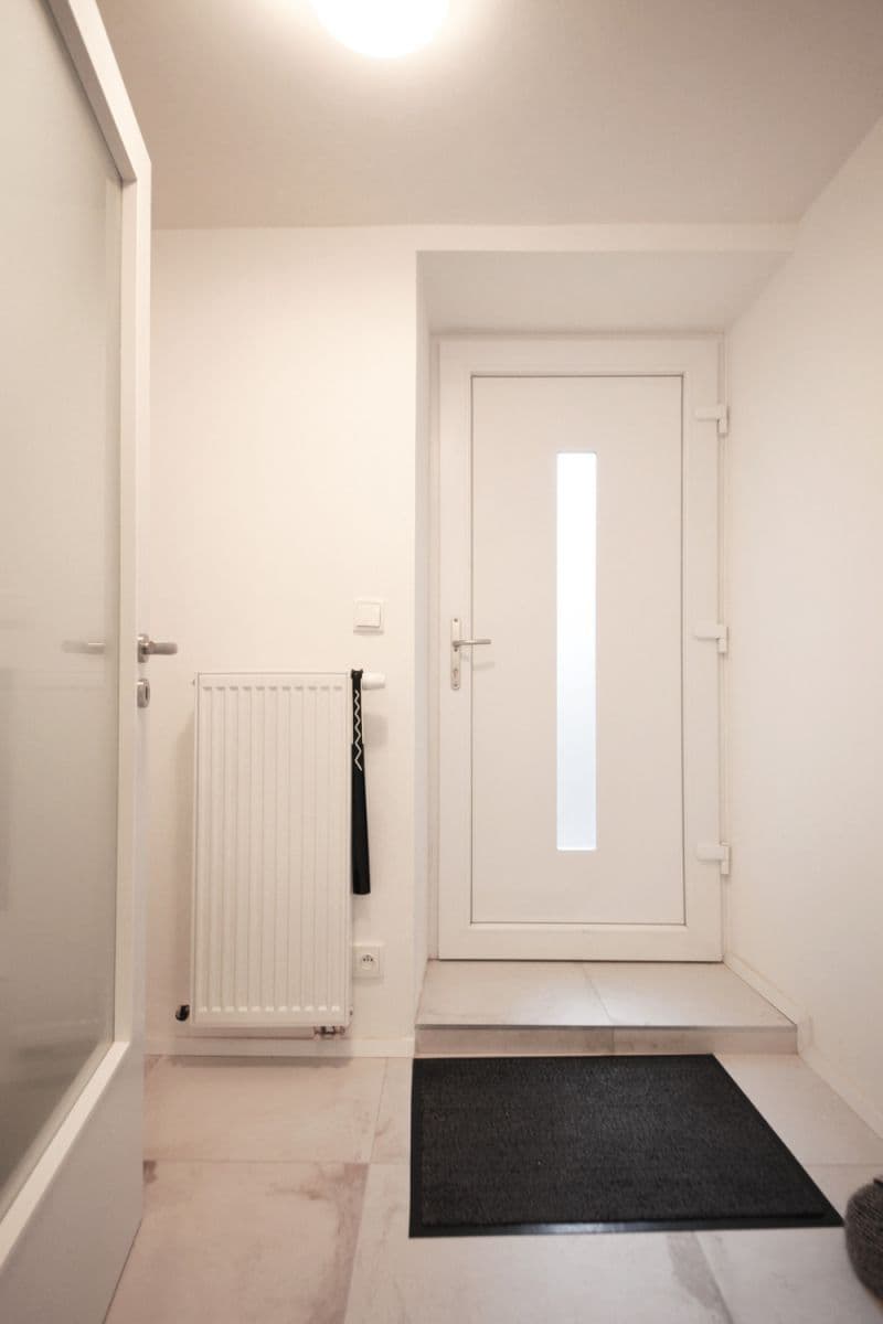 flat to rent, 82 m², Kosatcová, Prague, Prague