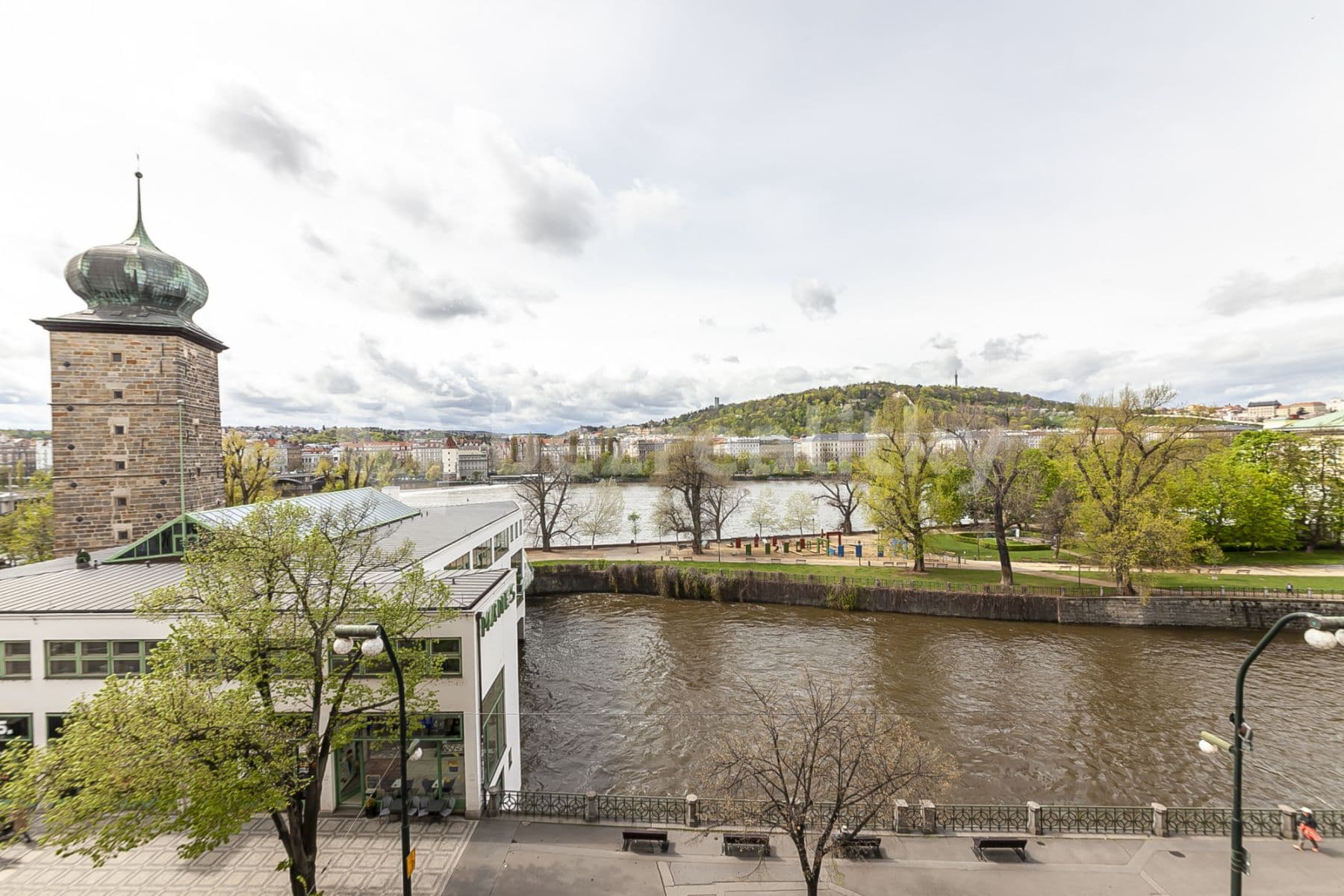 flat to rent, 105 m², Masarykovo nábřeží, Prague, Prague