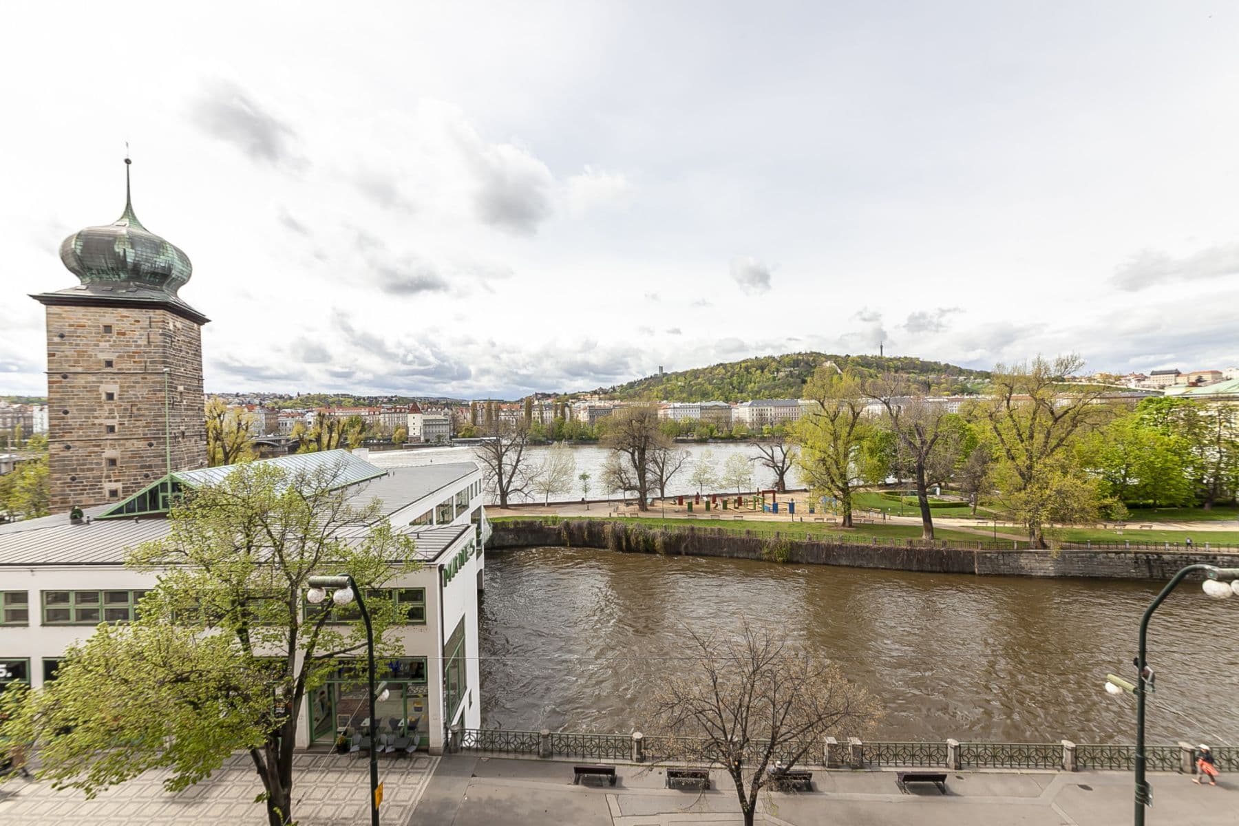 flat to rent, 105 m², Masarykovo nábřeží, Prague, Prague