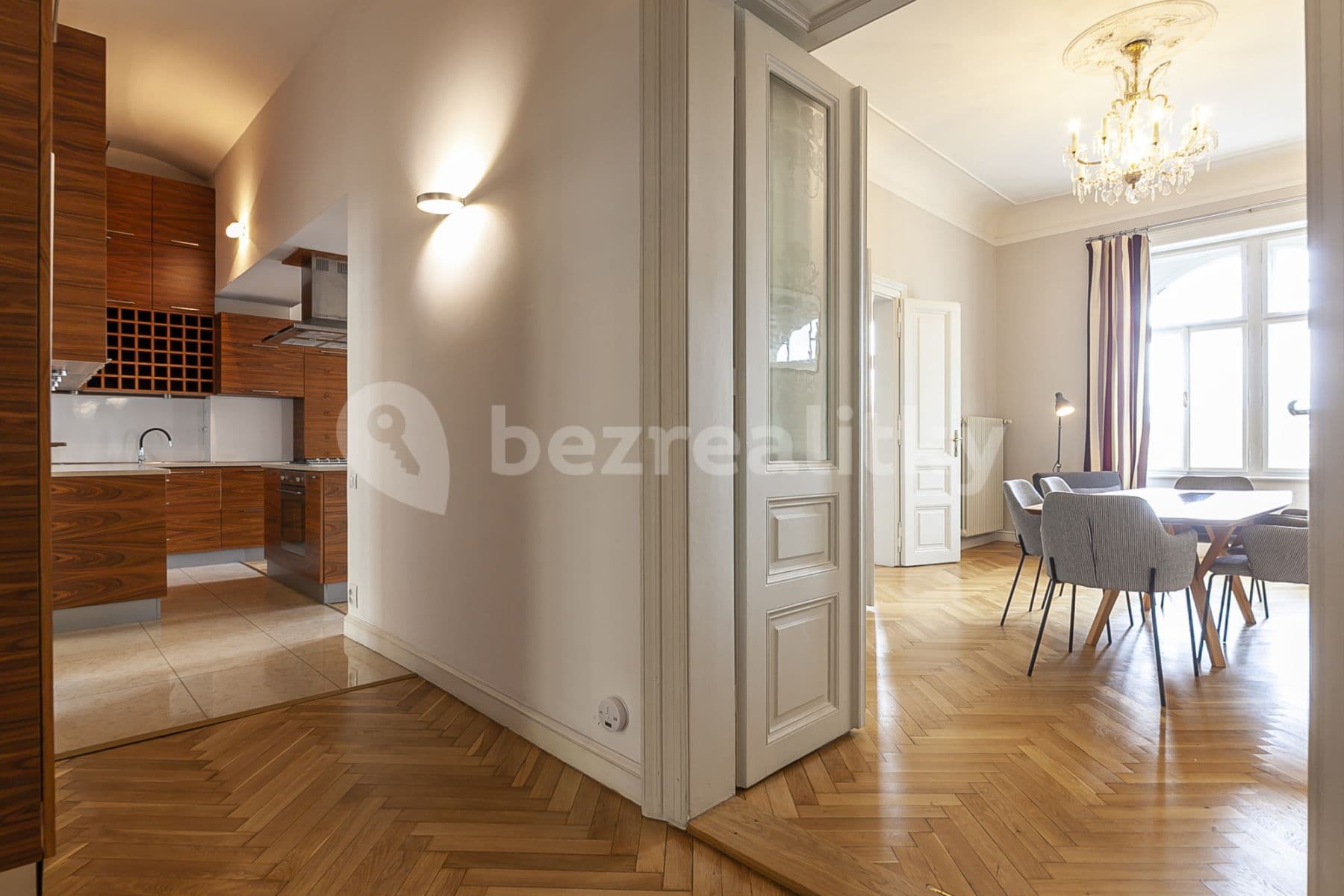 flat to rent, 105 m², Masarykovo nábřeží, Prague, Prague