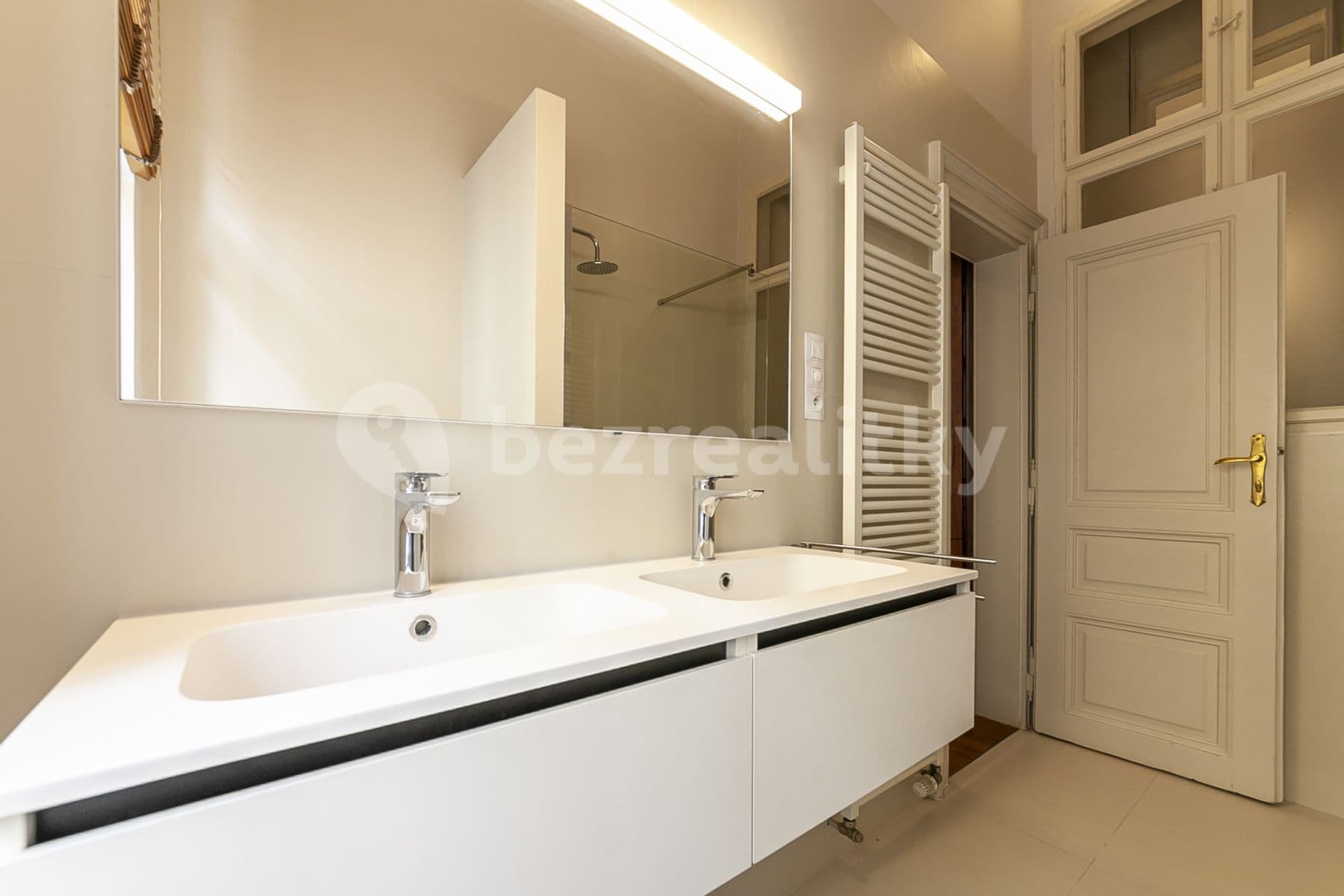 flat to rent, 105 m², Masarykovo nábřeží, Prague, Prague