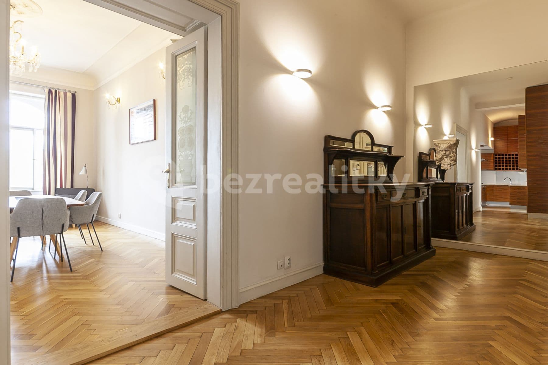 flat to rent, 105 m², Masarykovo nábřeží, Prague, Prague
