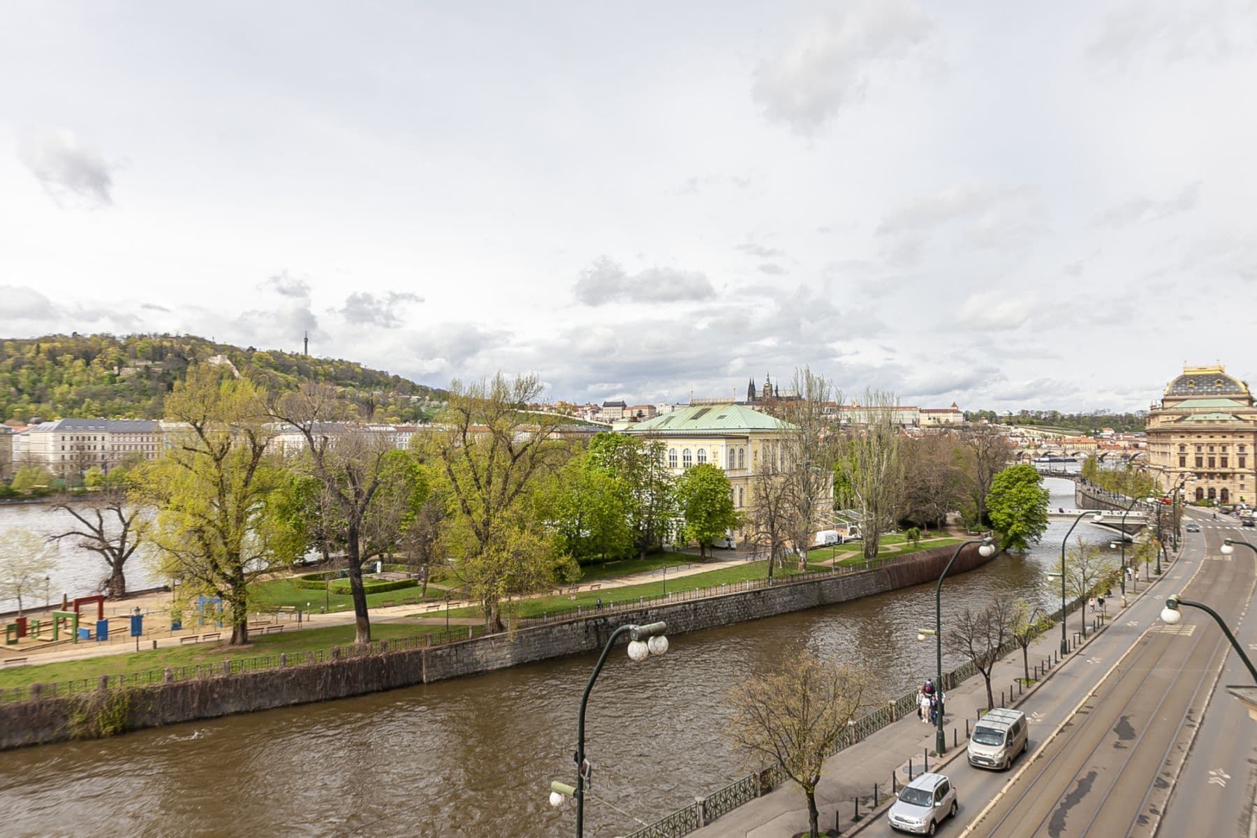 flat to rent, 105 m², Masarykovo nábřeží, Prague, Prague
