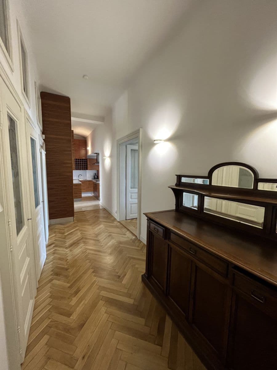 flat to rent, 105 m², Masarykovo nábřeží, Prague, Prague