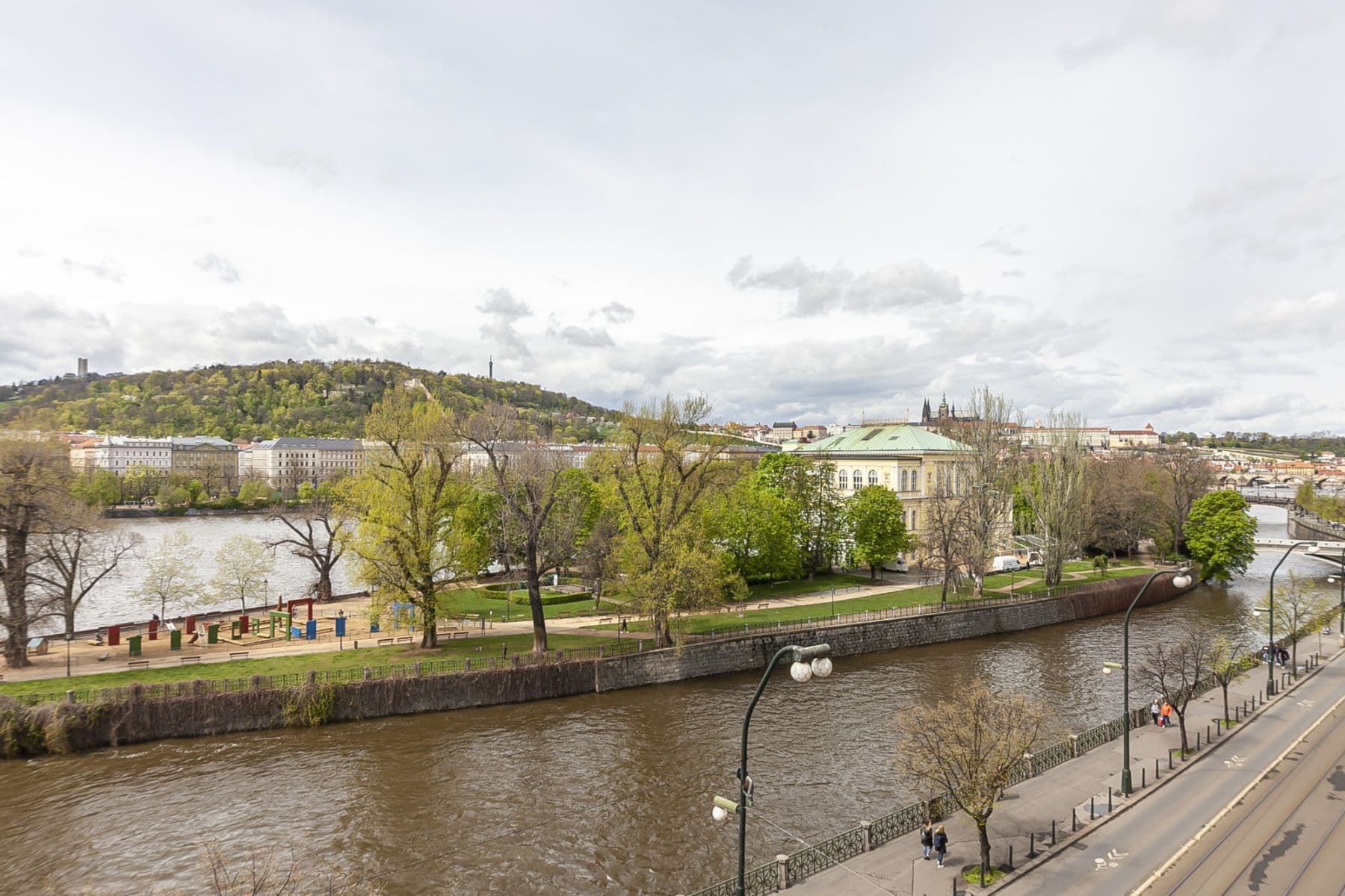 flat to rent, 105 m², Masarykovo nábřeží, Prague, Prague