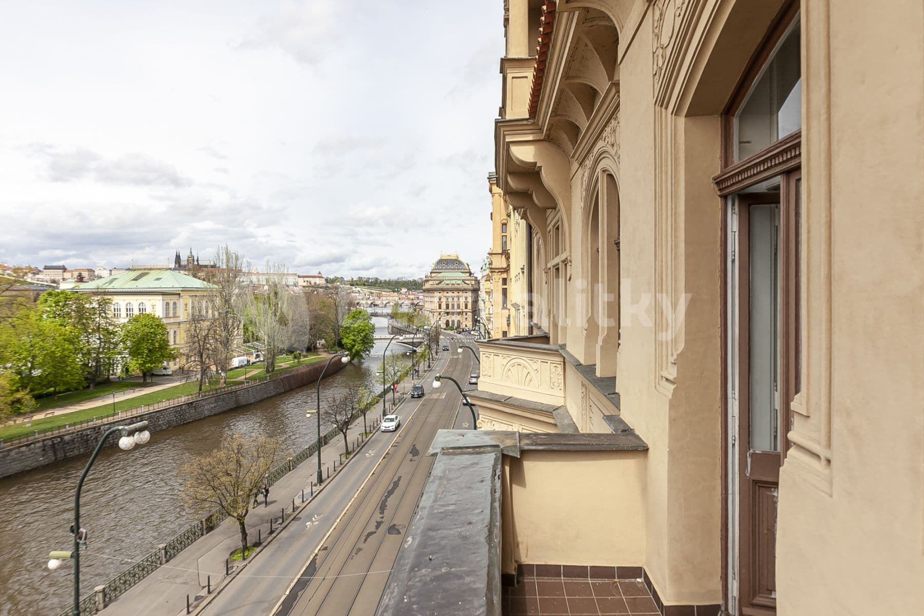 flat to rent, 105 m², Masarykovo nábřeží, Prague, Prague