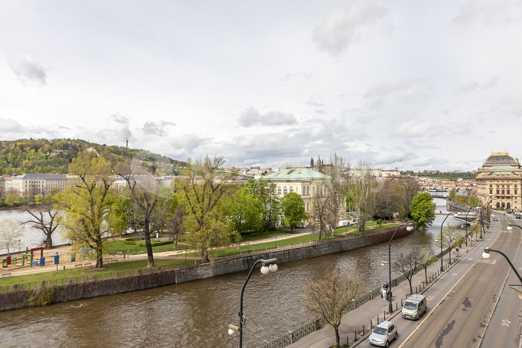 flat to rent, 105 m², Masarykovo nábřeží, Prague, Prague