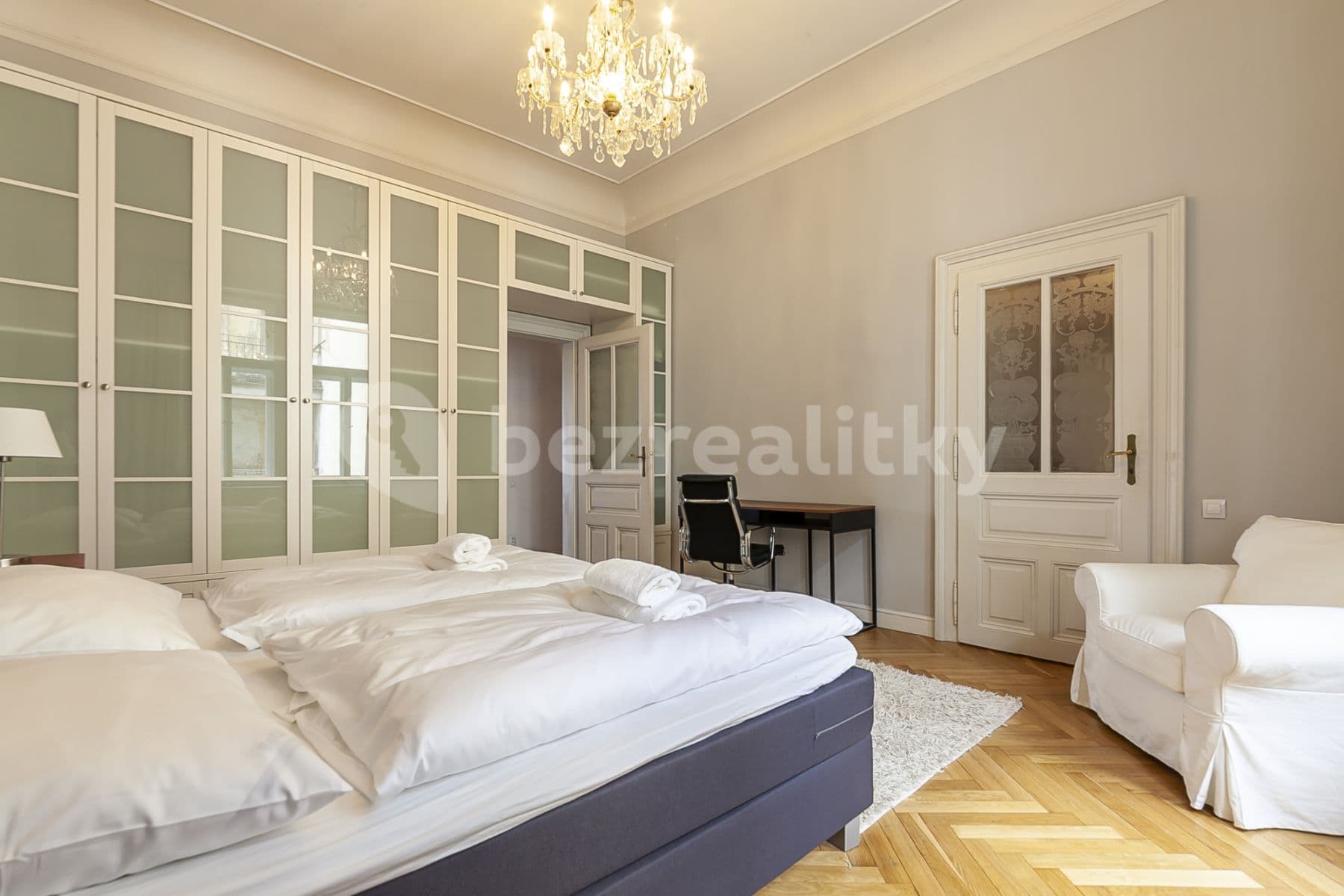flat to rent, 105 m², Masarykovo nábřeží, Prague, Prague